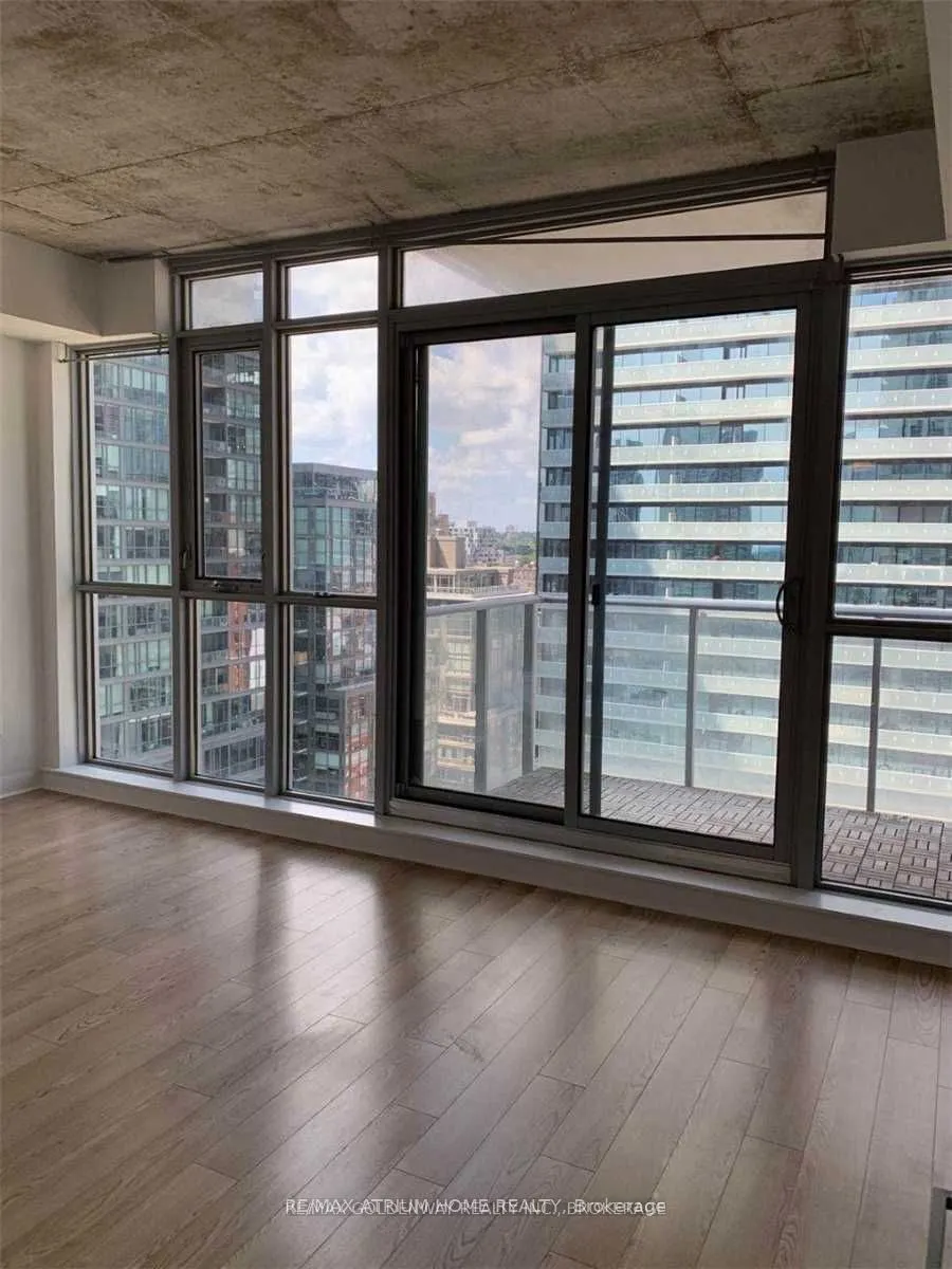375 King Street W #1508
