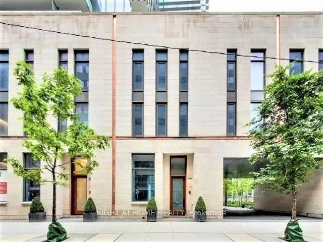 1082 Bay Street #14