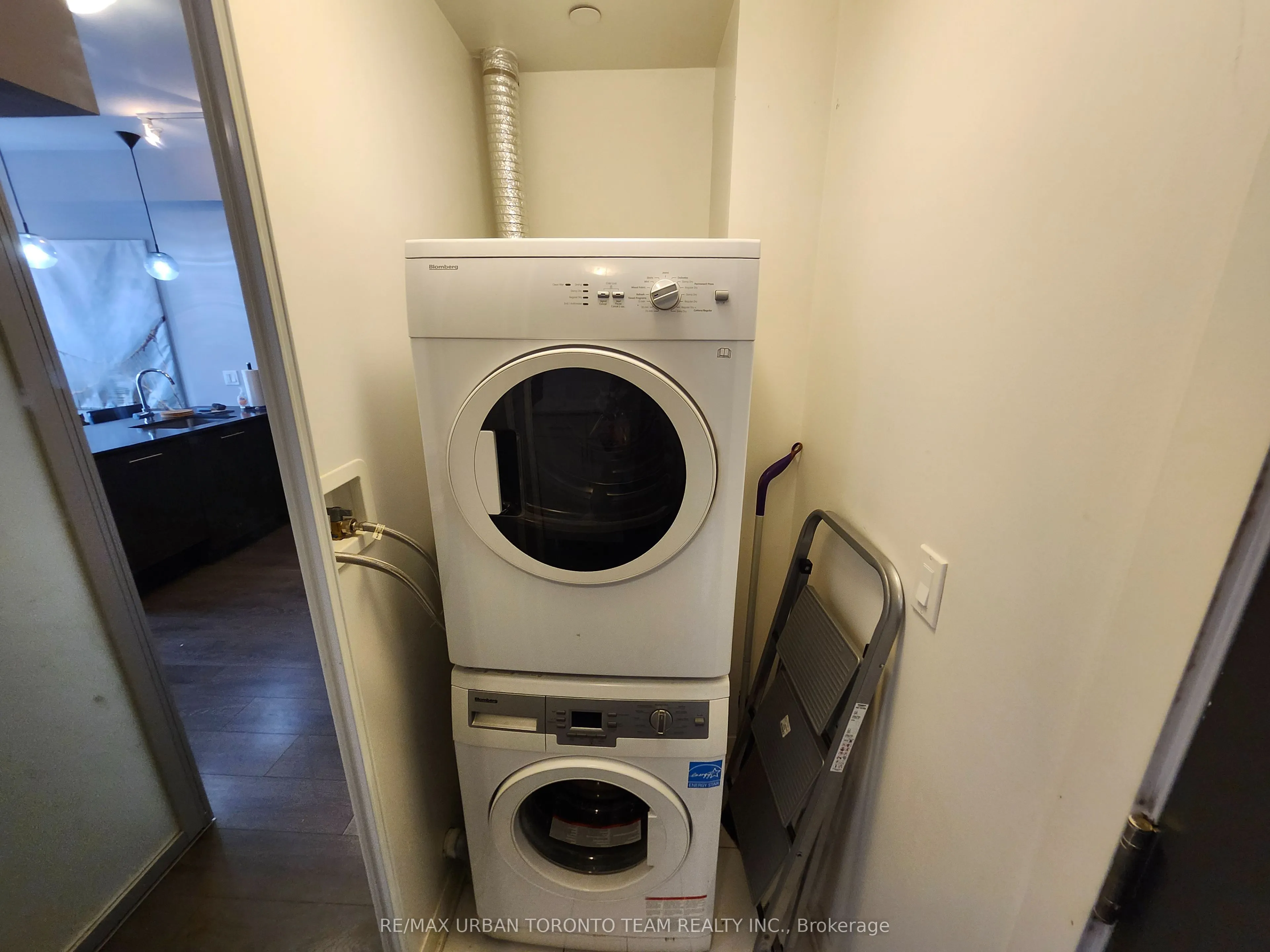 435 Richmond Street W #1505