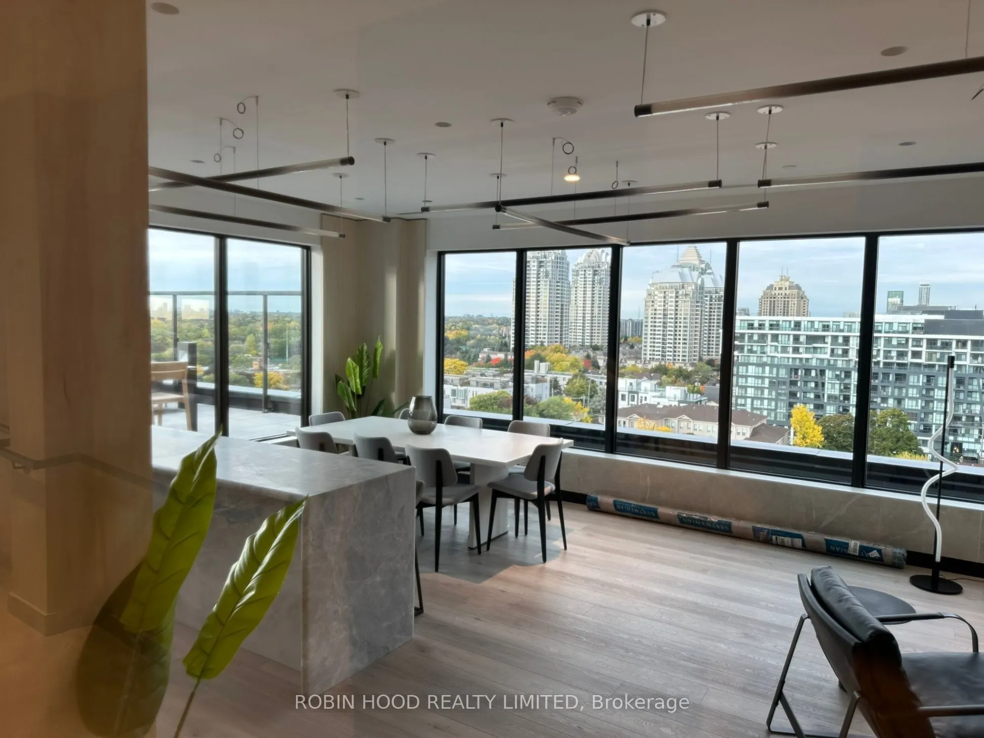 699 Sheppard Avenue E #811