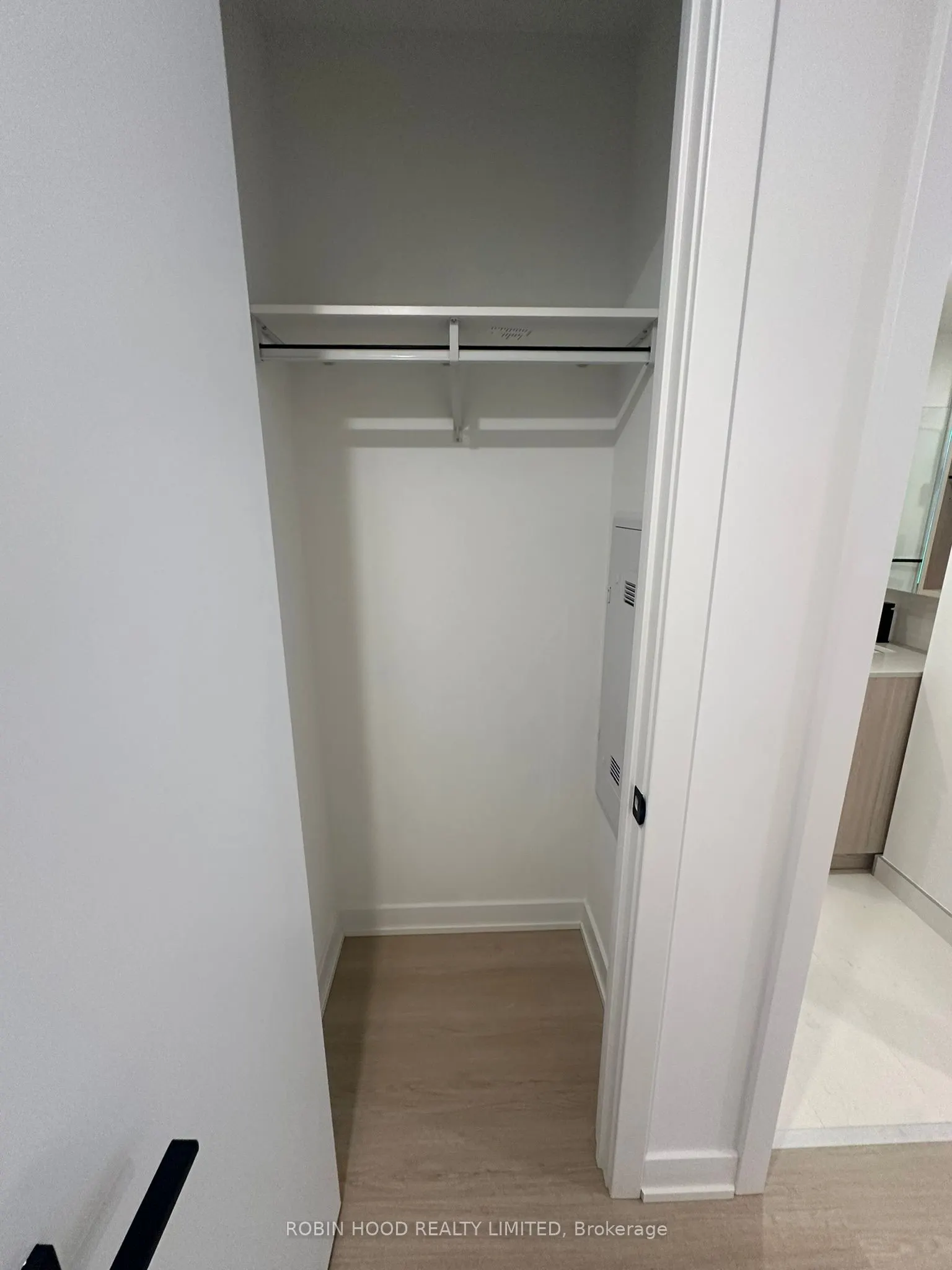 699 Sheppard Avenue E #811