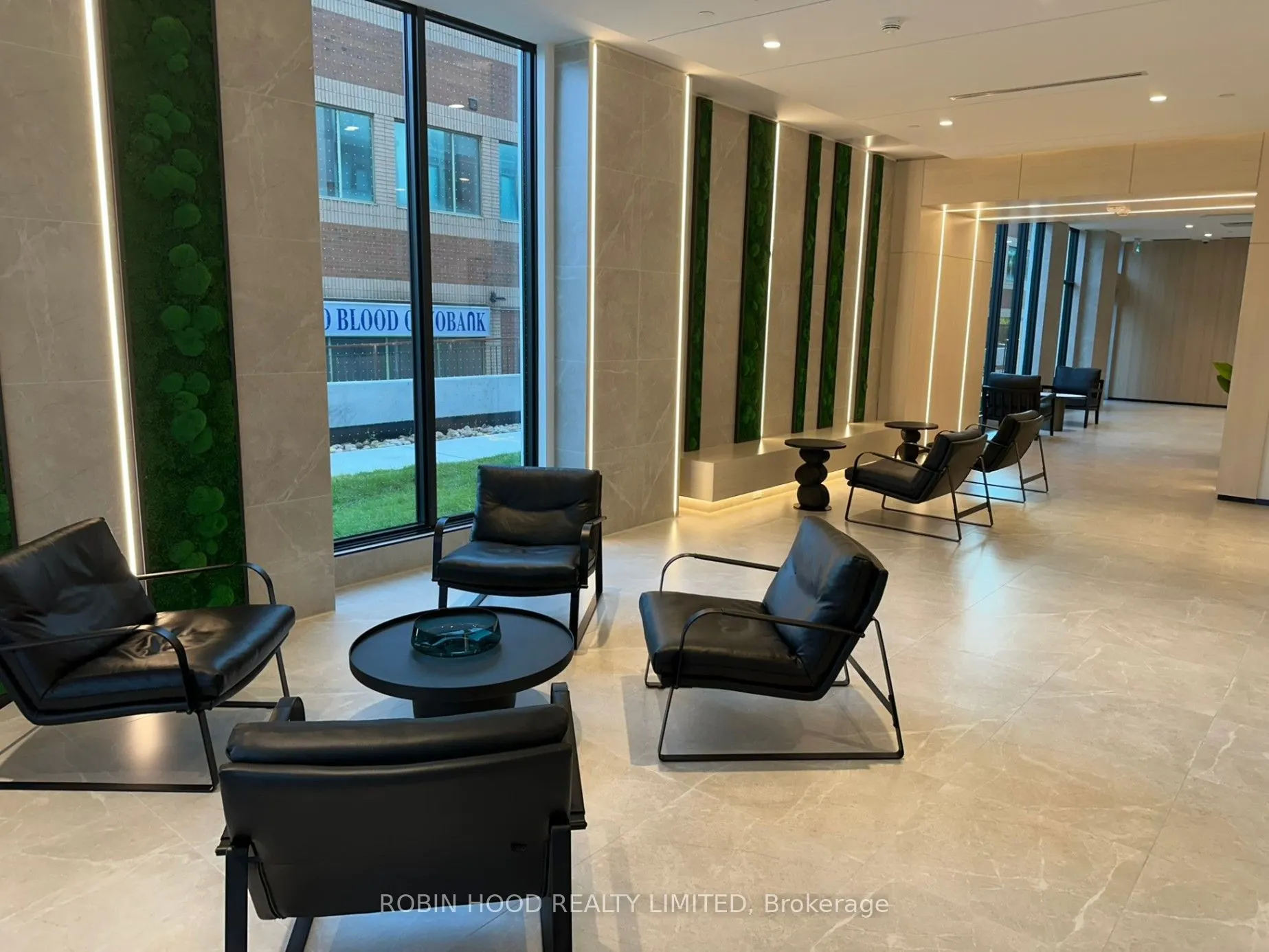 699 Sheppard Avenue E #811