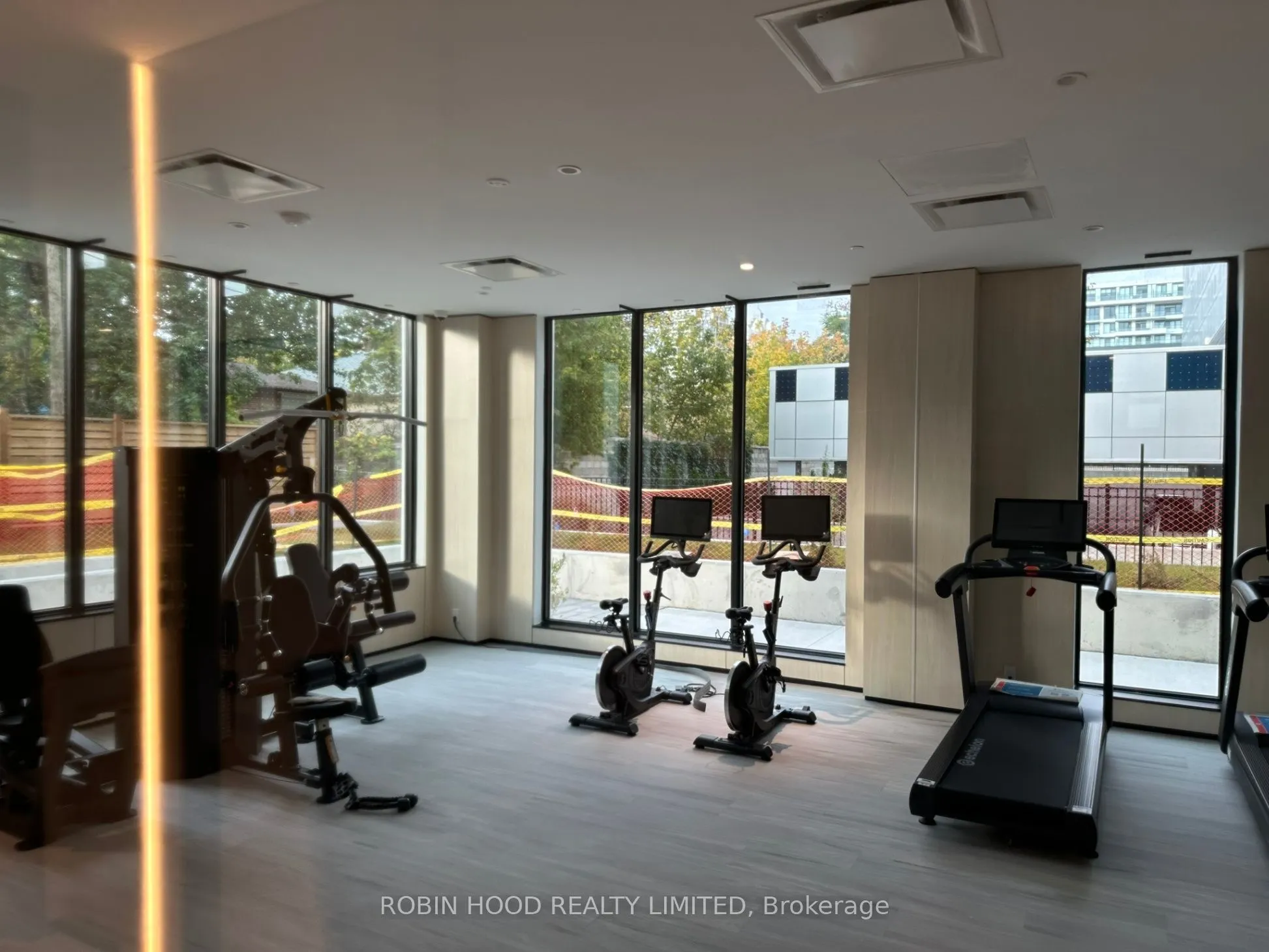 699 Sheppard Avenue E #811