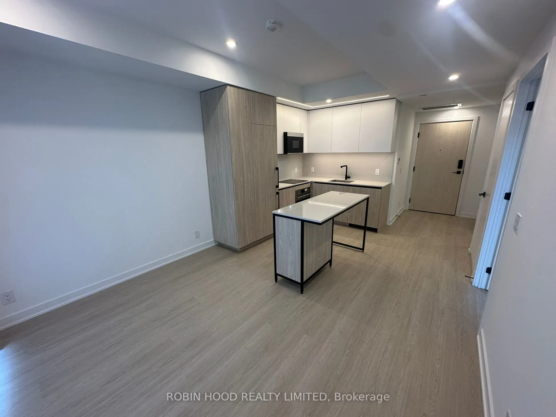 699 Sheppard Avenue E #811