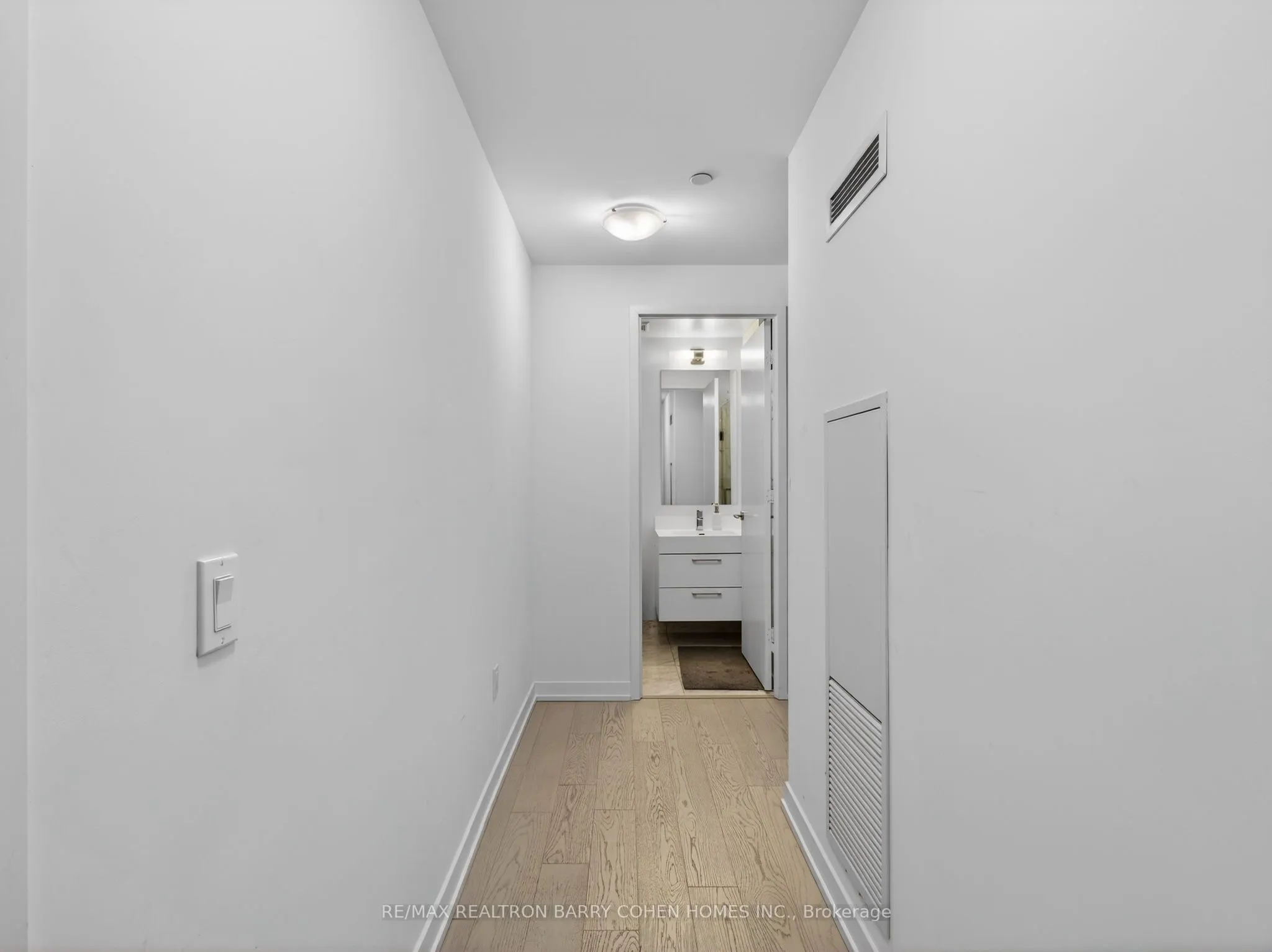1 Yorkville Avenue #905