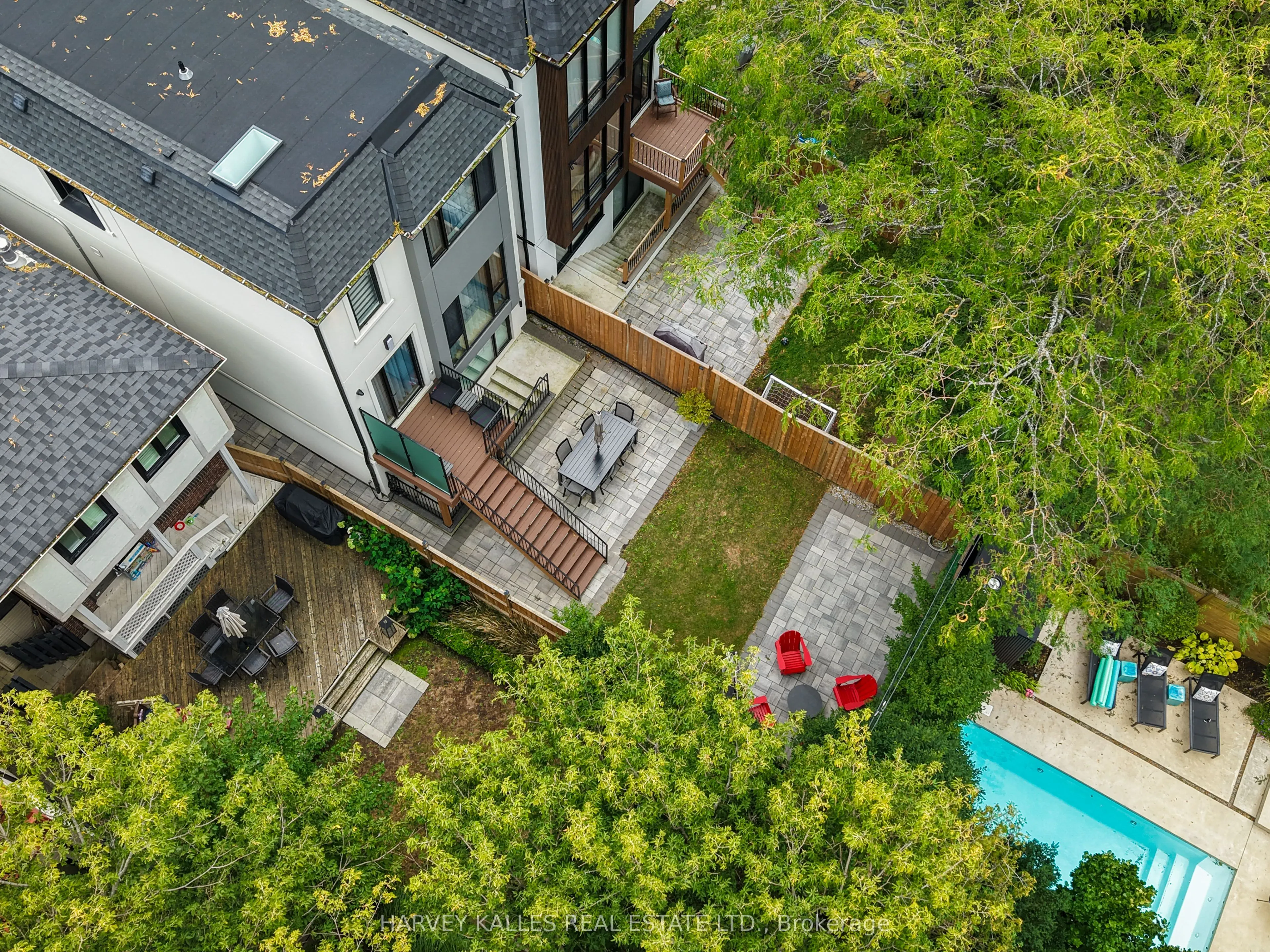 90 Roe Avenue