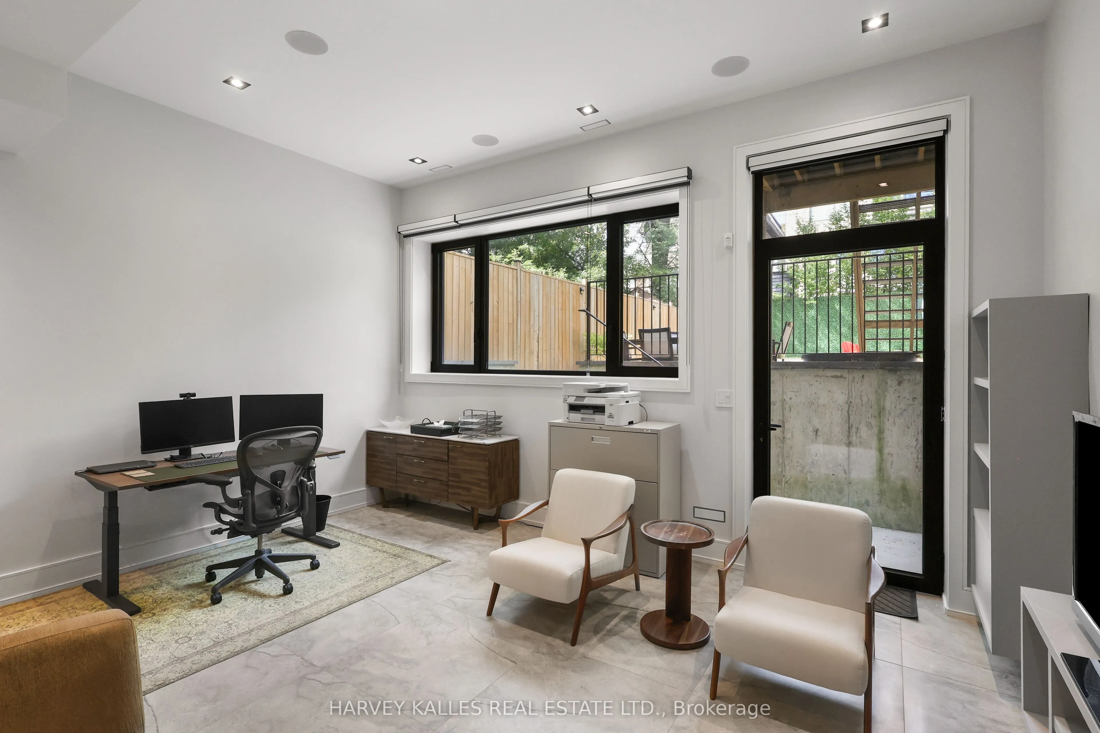 90 Roe Avenue
