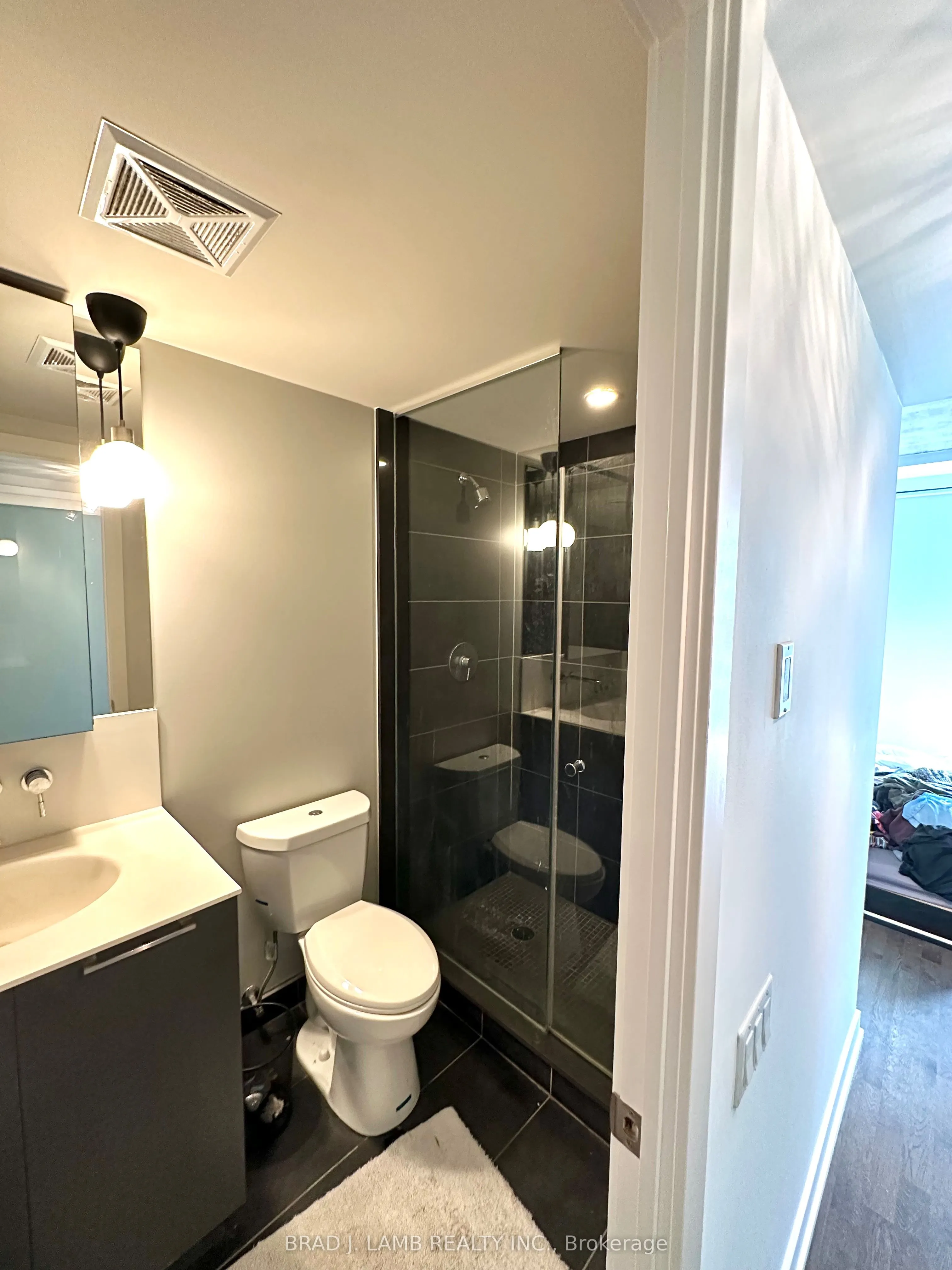 650 King Street #513