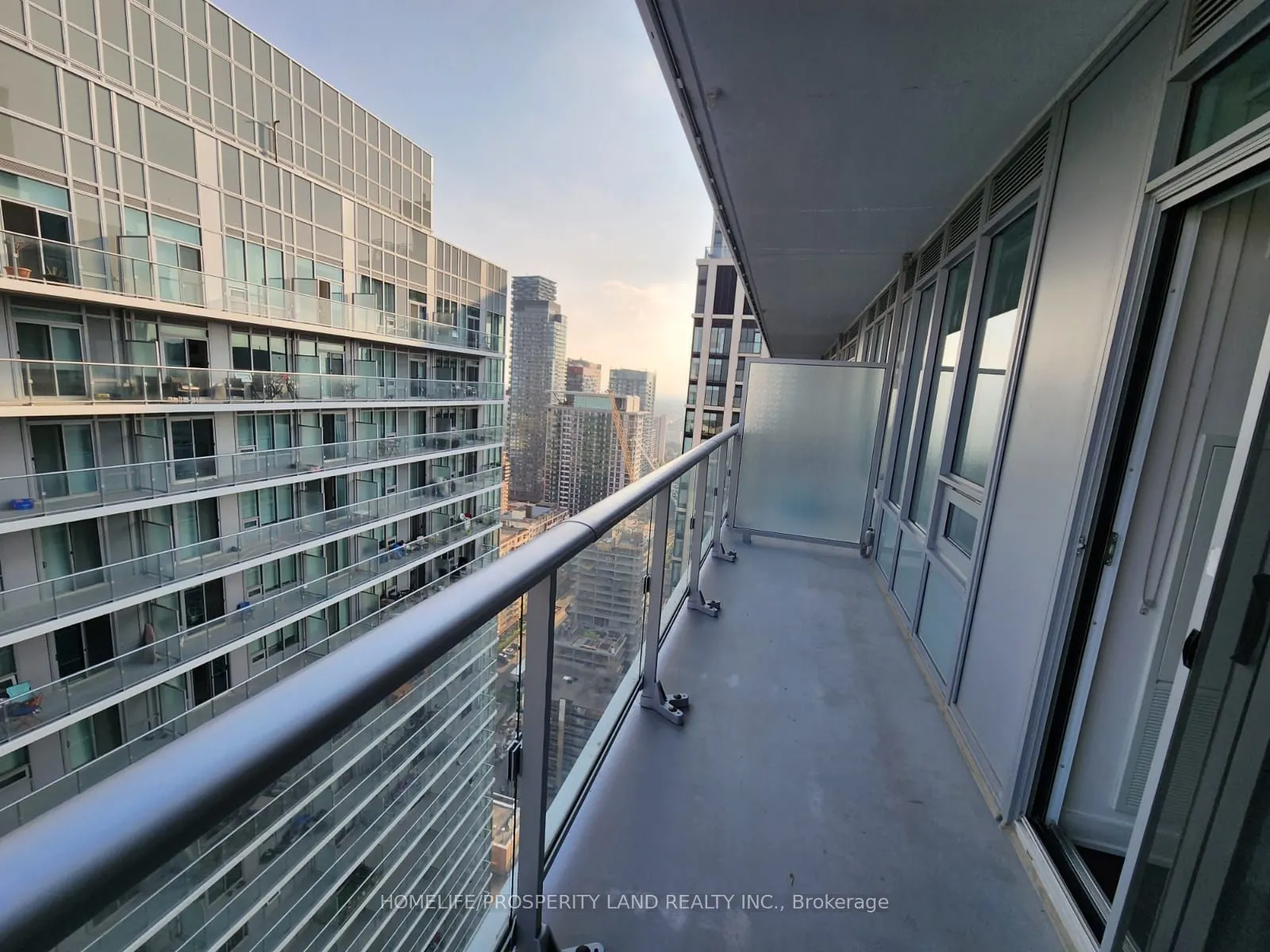 99 Broadway Avenue #Lph06