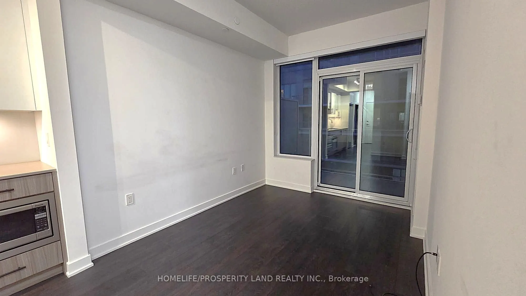 99 Broadway Avenue #Lph06
