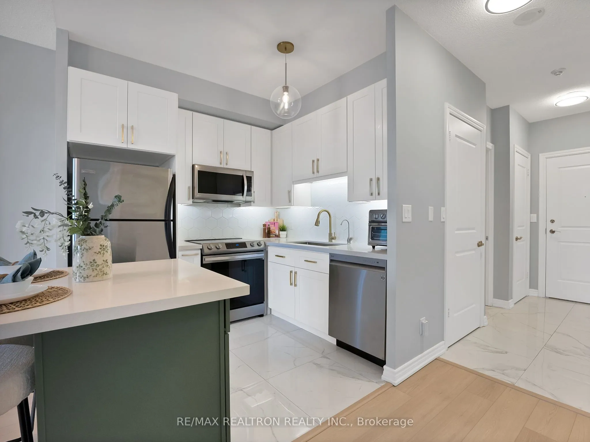 133 Wynford Drive #707
