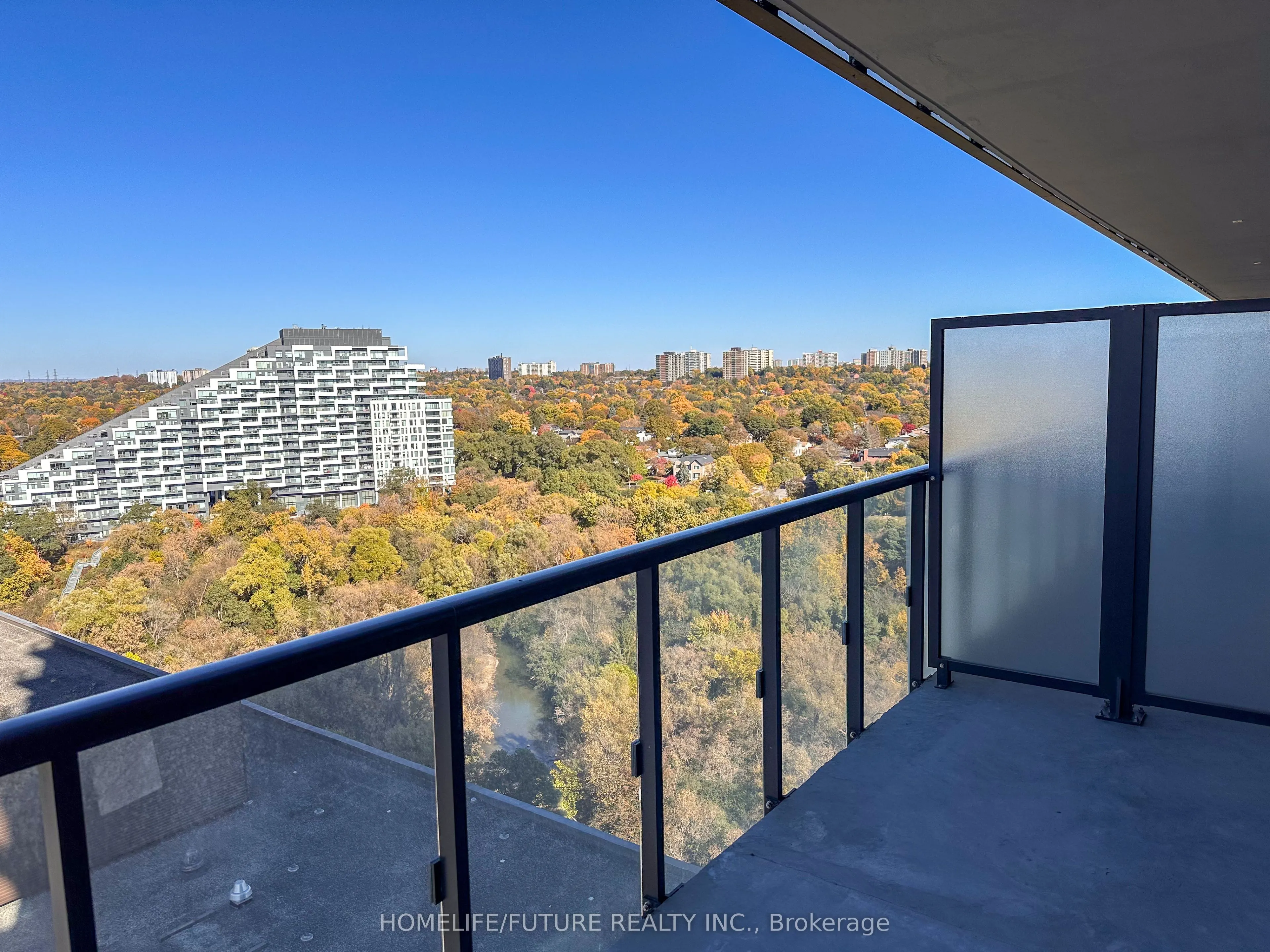 29 Green Trail #1807