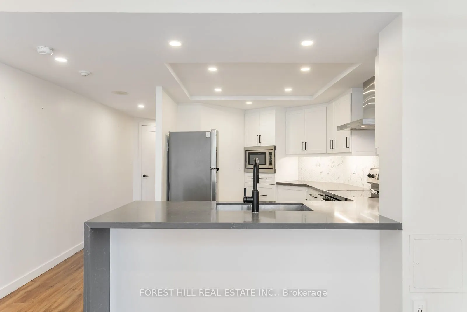 10 Kenneth Avenue #509
