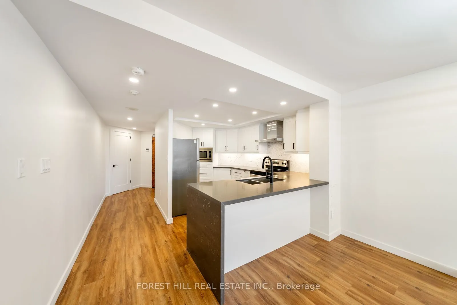 10 Kenneth Avenue #509