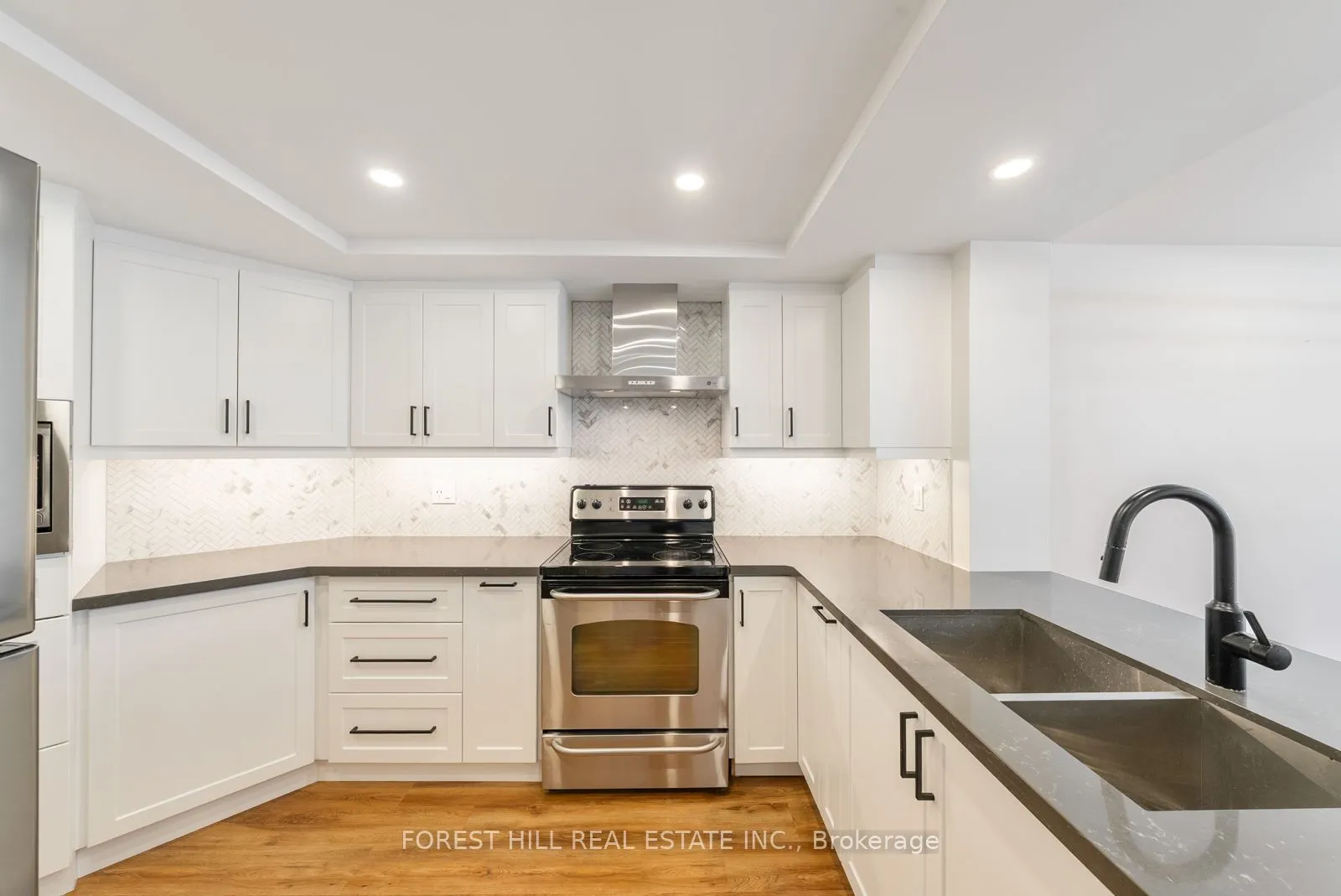 10 Kenneth Avenue #509