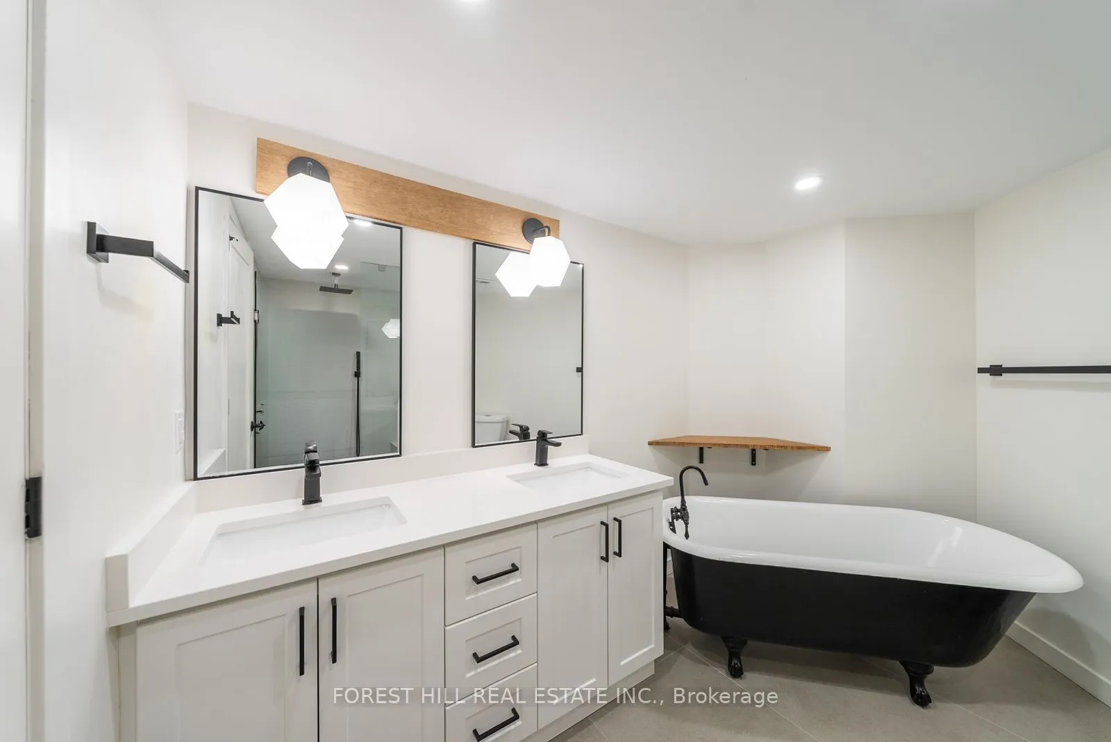 10 Kenneth Avenue #509