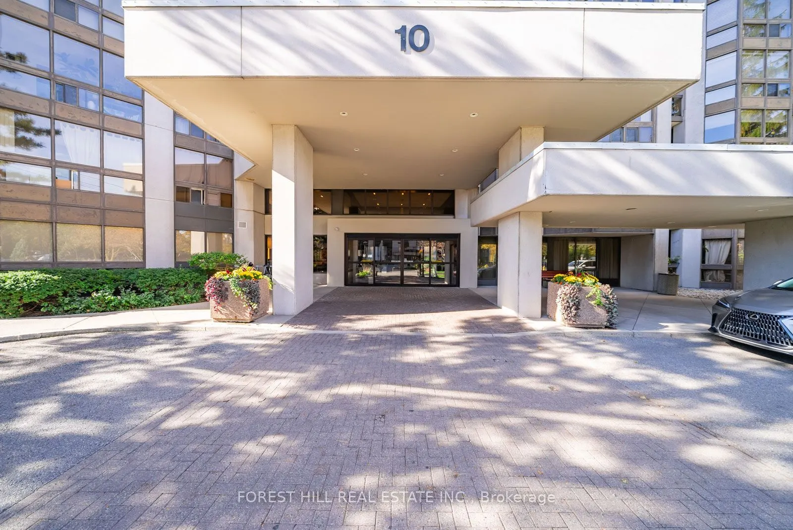 10 Kenneth Avenue #509