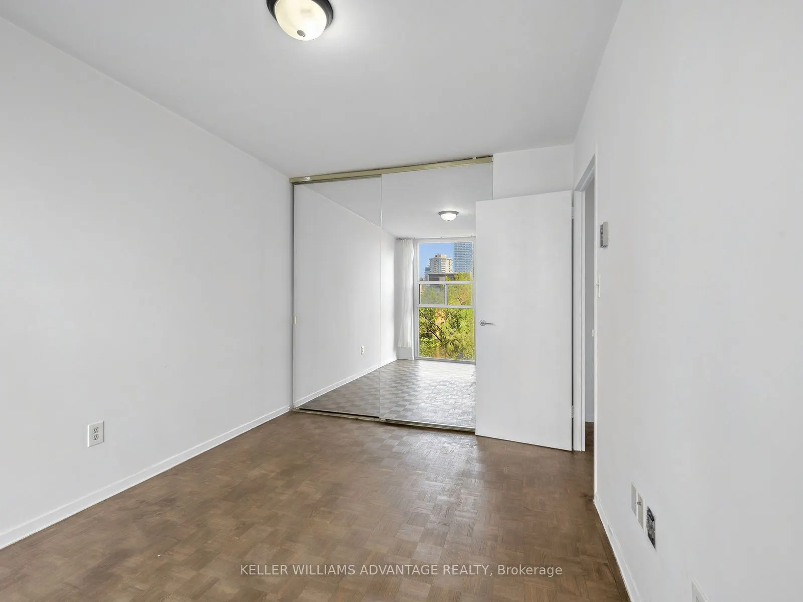 40 Homewood Avenue #807