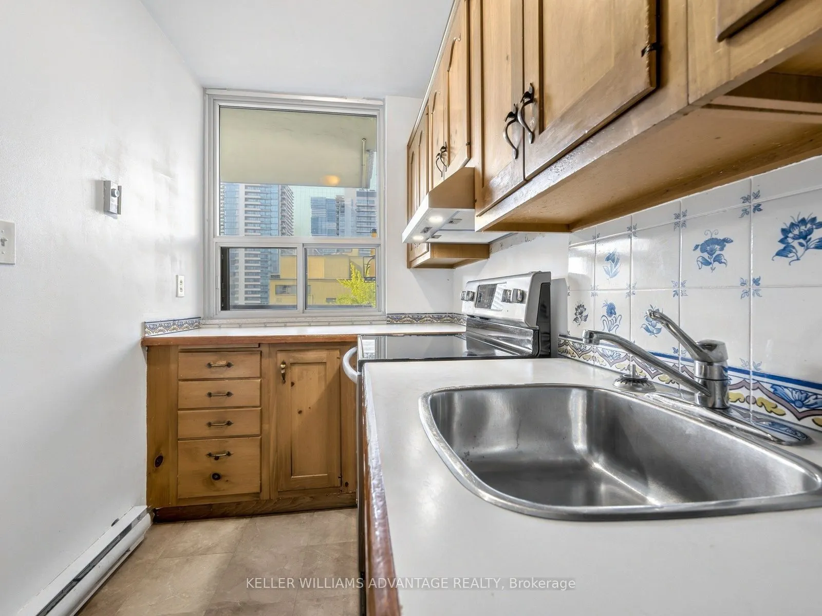 40 Homewood Avenue #807