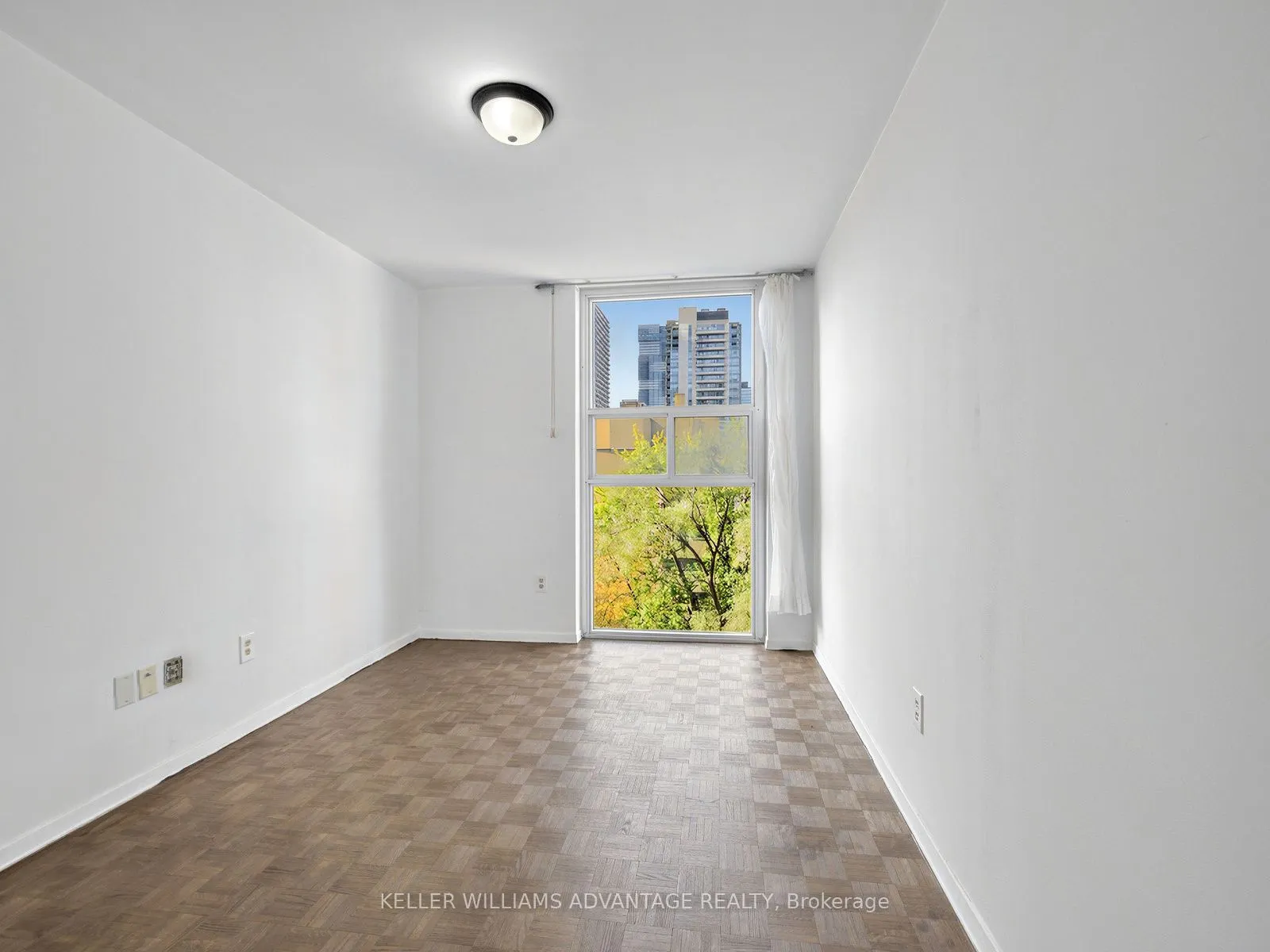 40 Homewood Avenue #807