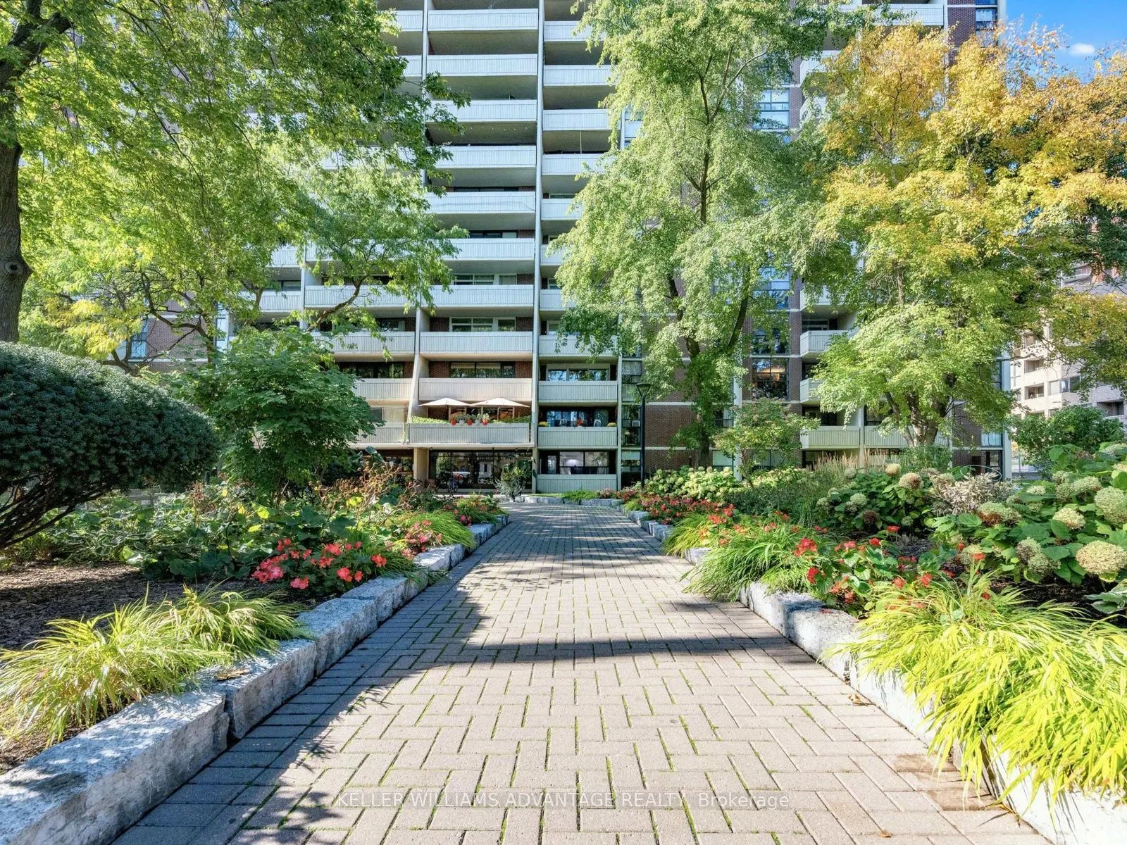 40 Homewood Avenue #807
