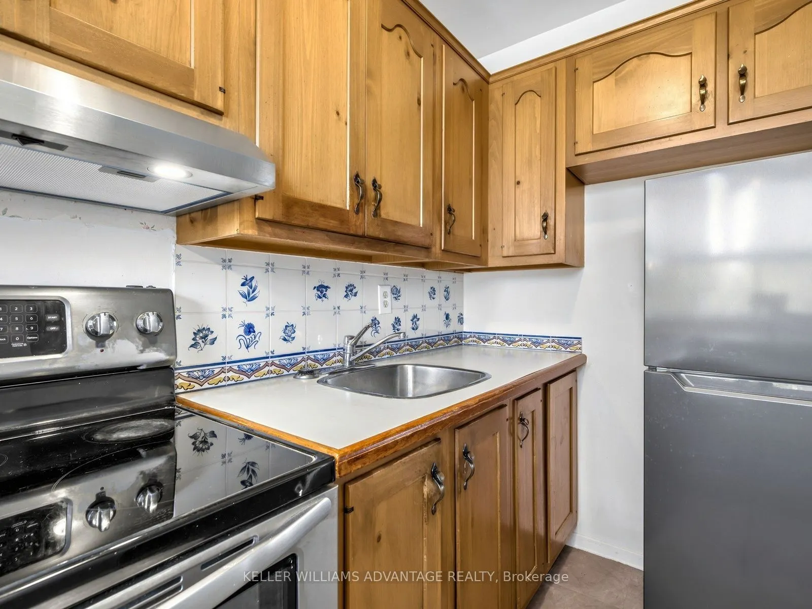 40 Homewood Avenue #807