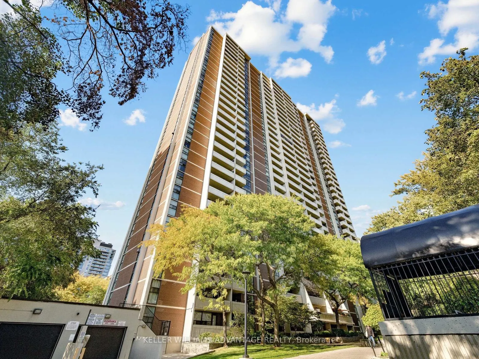 40 Homewood Avenue #807