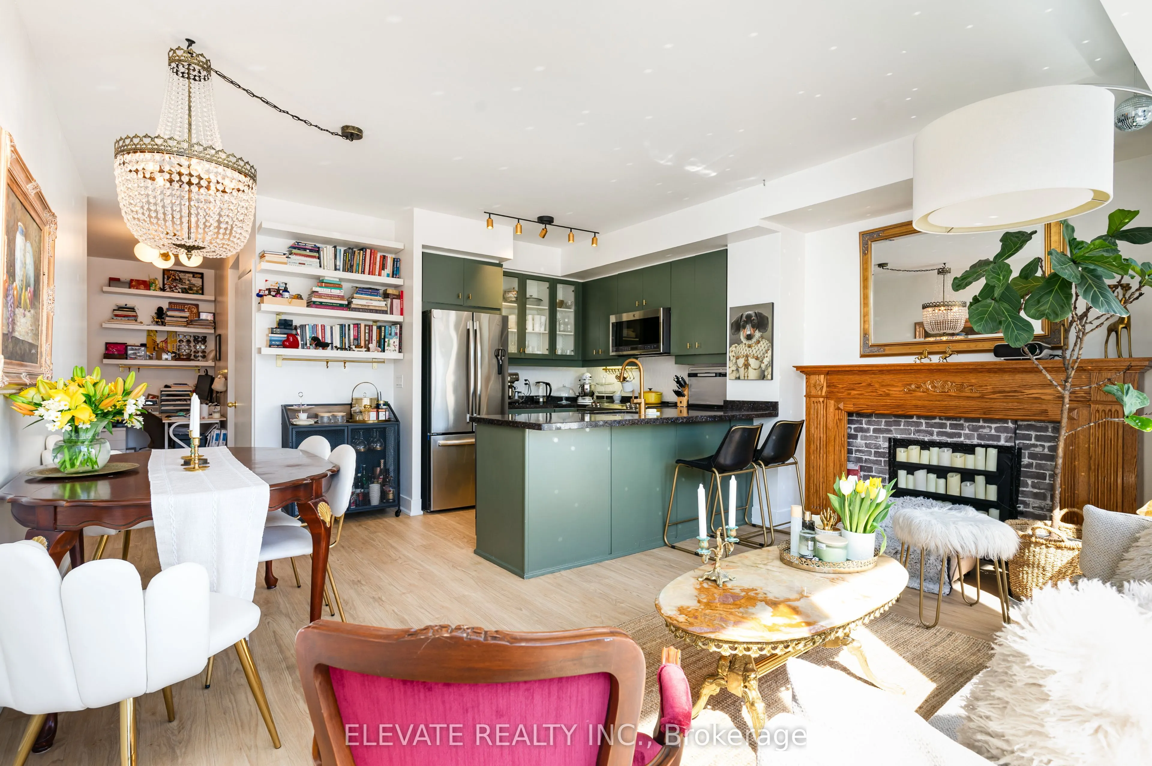 168 King Street E #802
