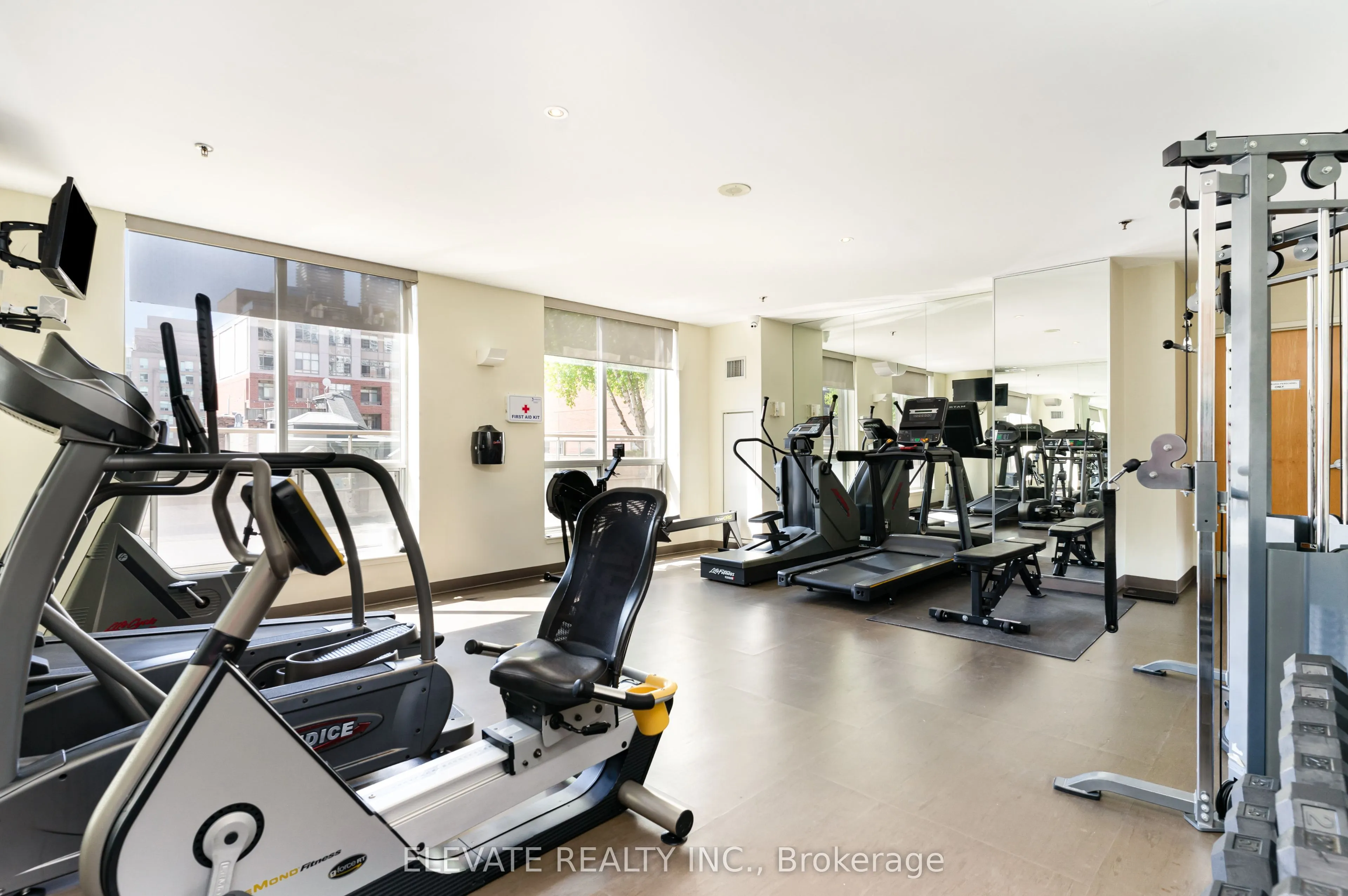 168 King Street E #802