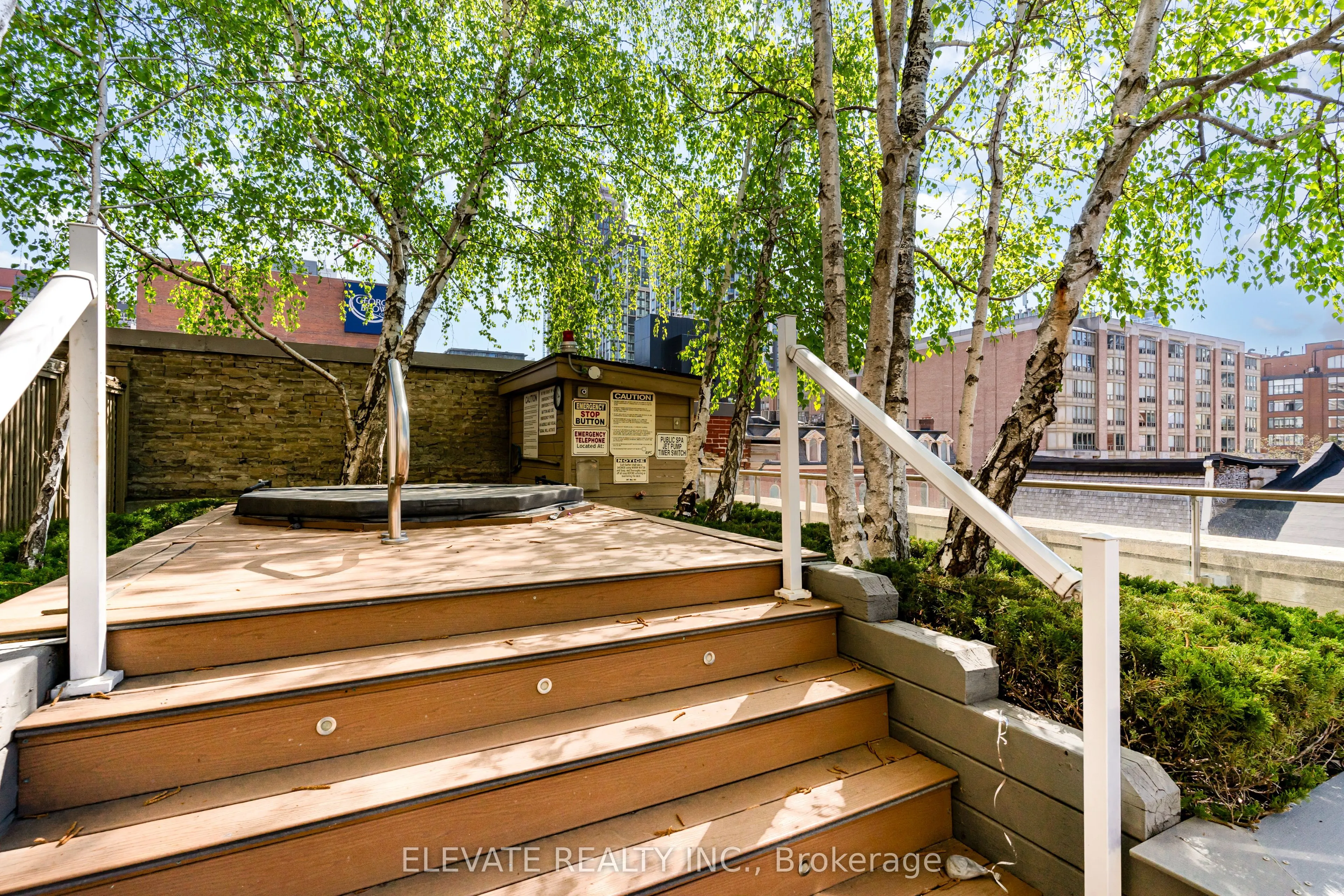 168 King Street E #802