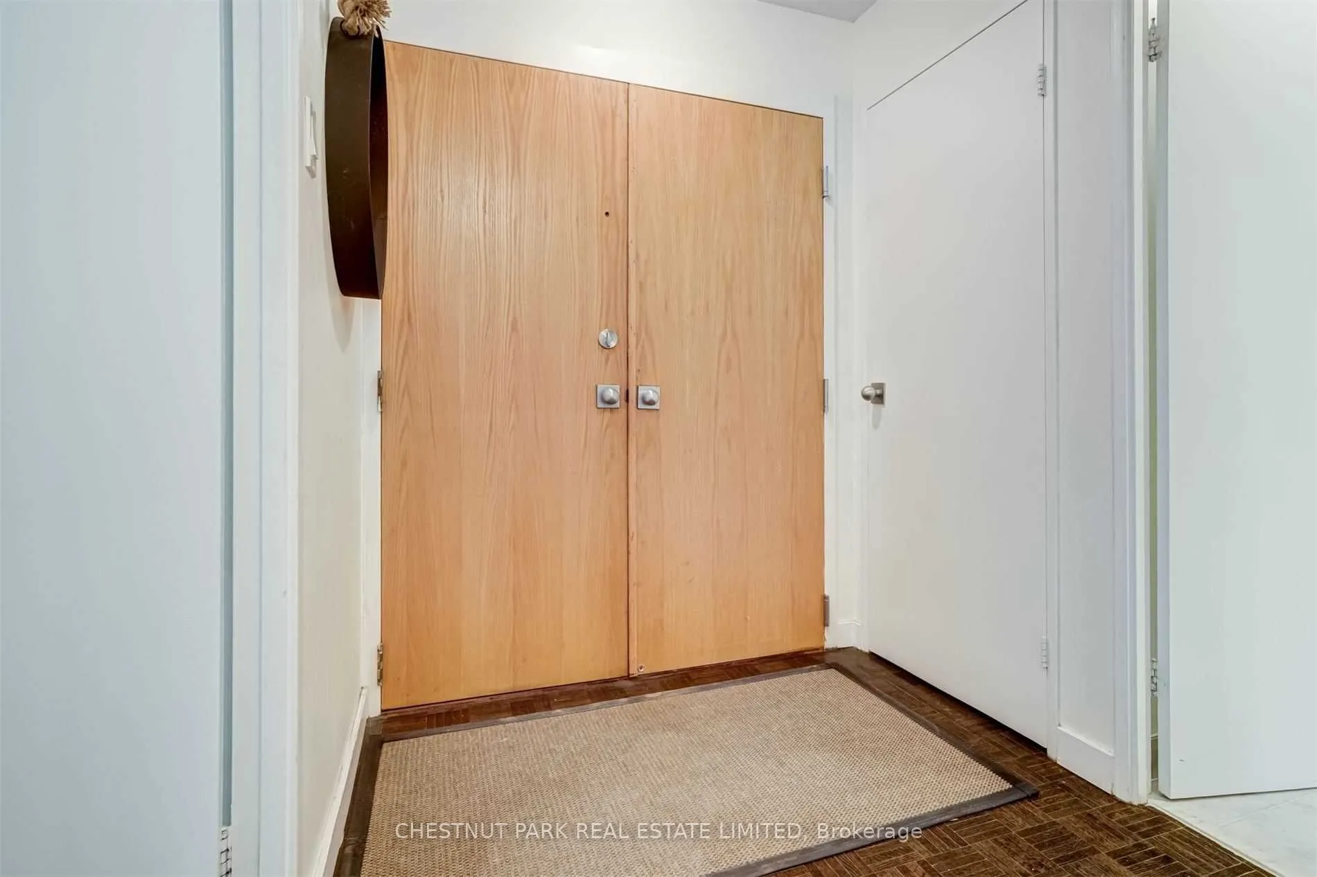 110 Bloor Street W #1206