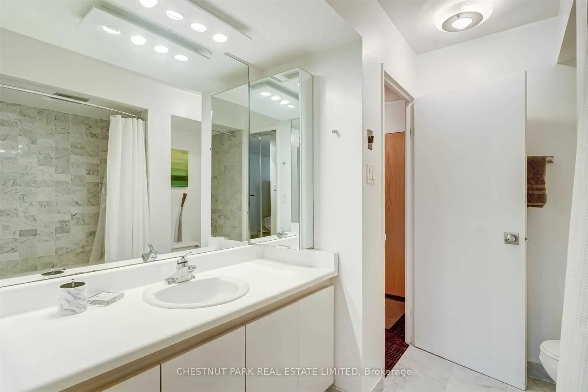 110 Bloor Street W #1206