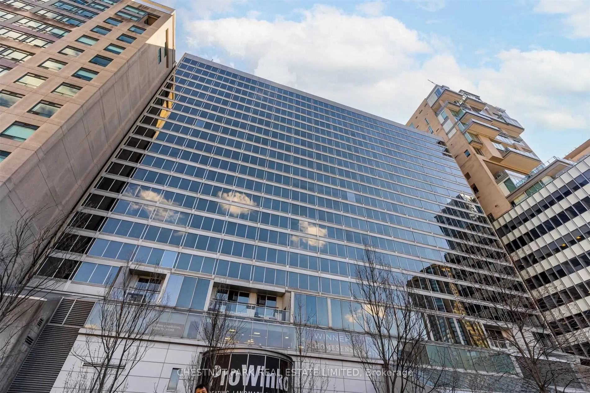 110 Bloor Street W #1206