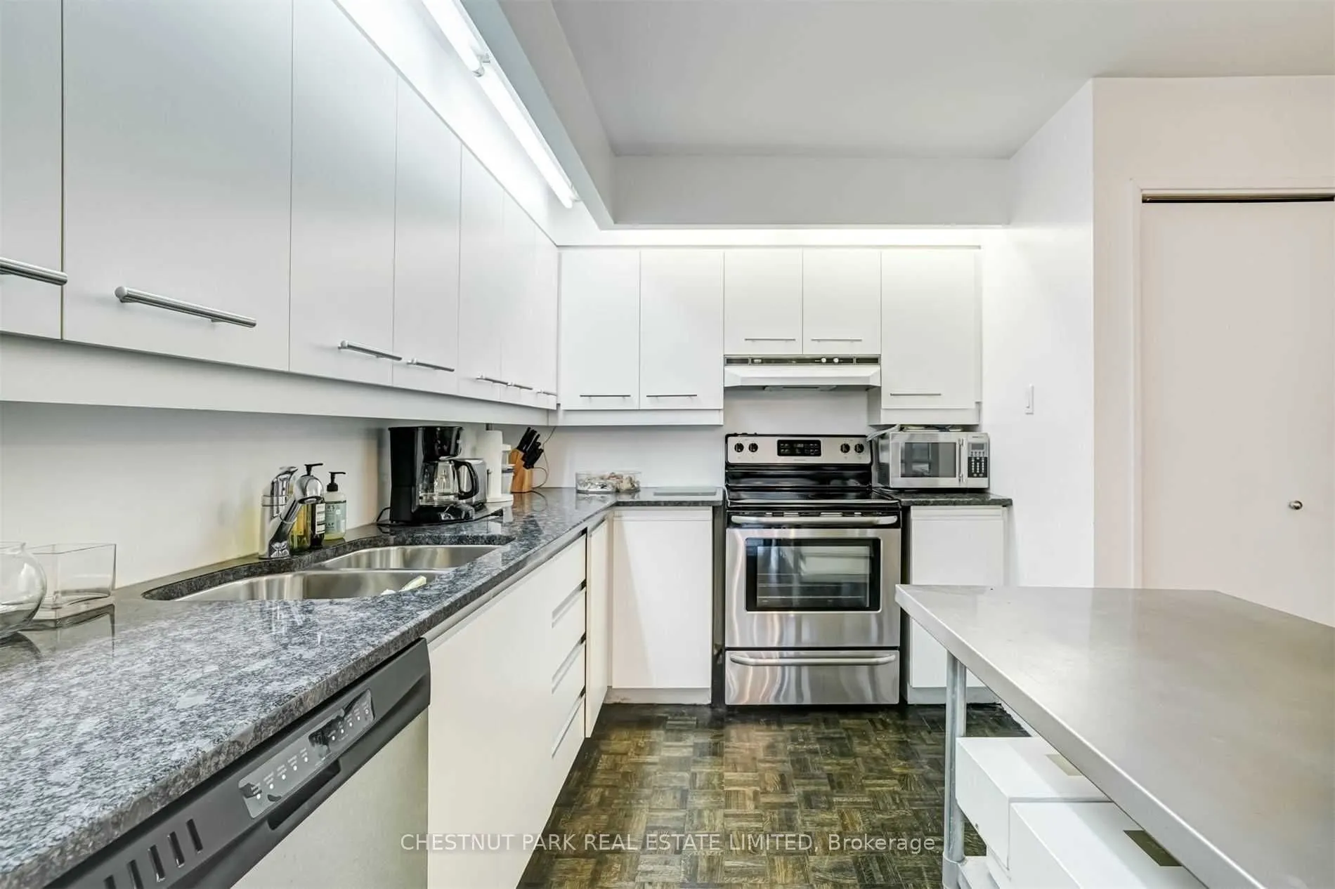 110 Bloor Street W #1206