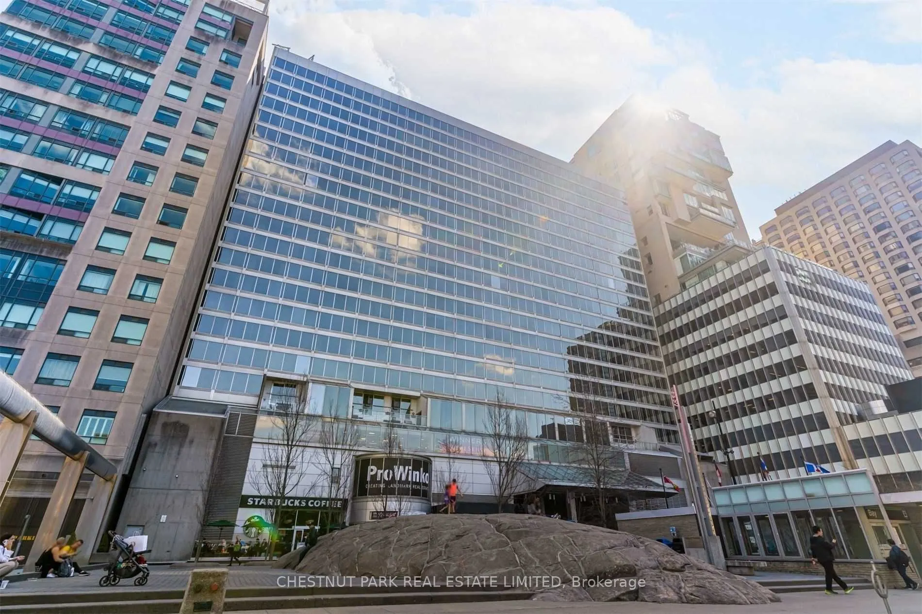 110 Bloor Street W #1206