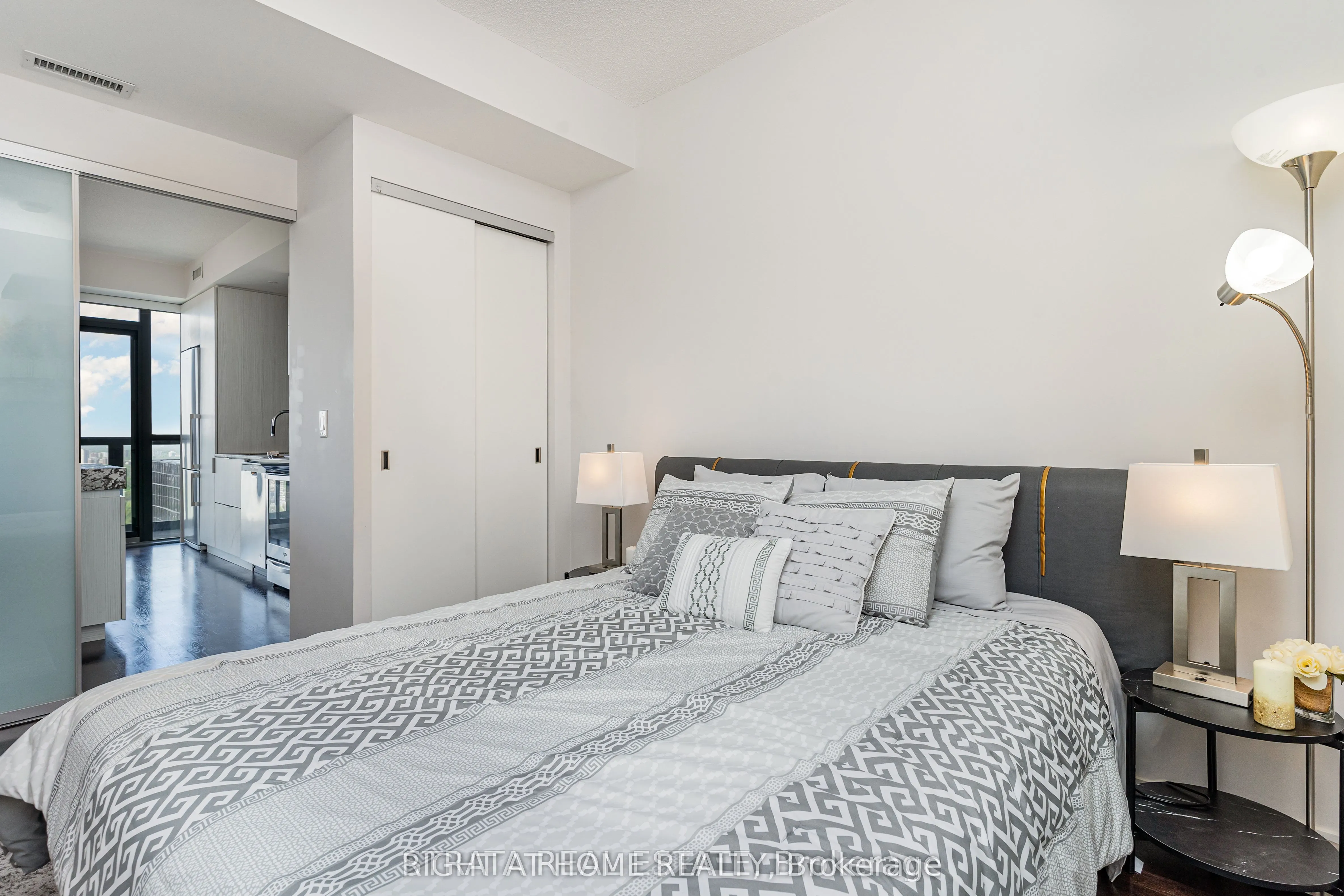 101 Charles Street E #4608