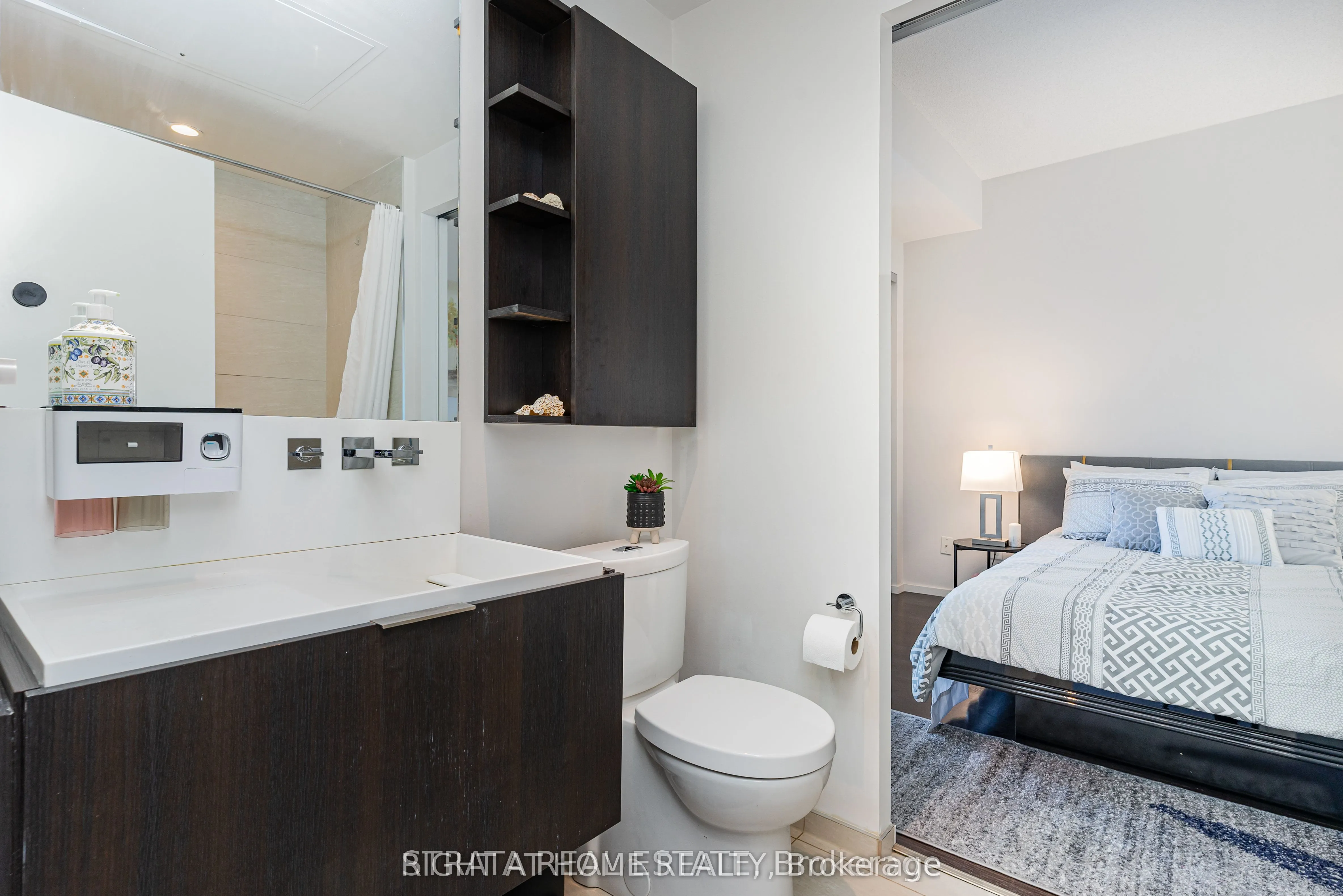 101 Charles Street E #4608