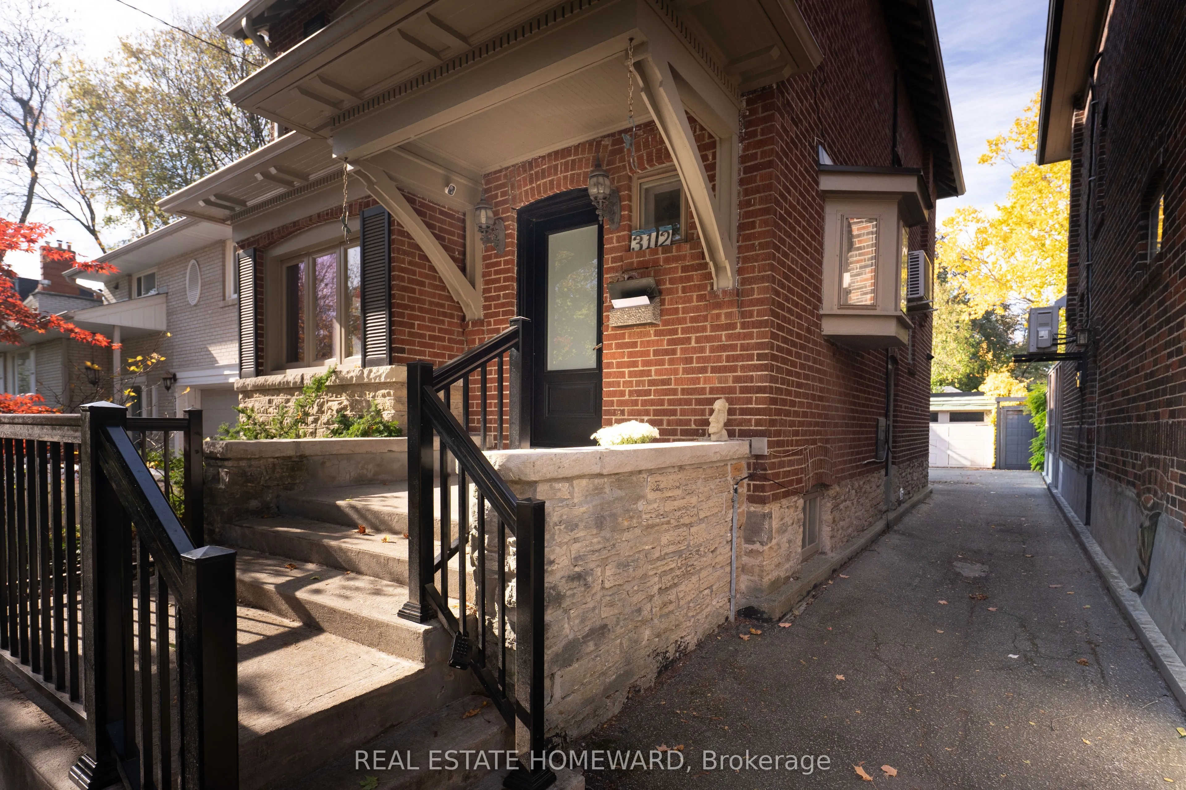 312 Rosewell Avenue