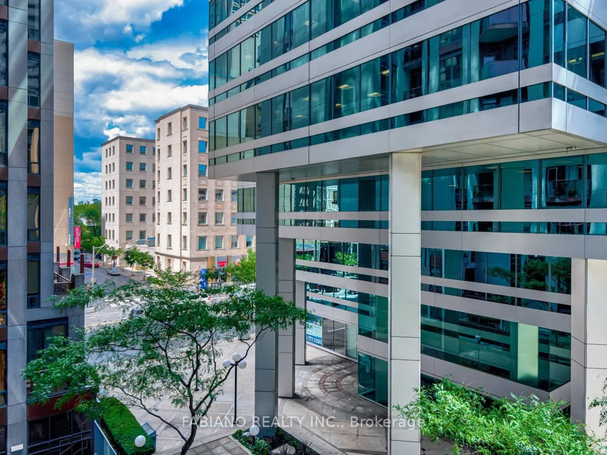 85 Bloor Street E #409