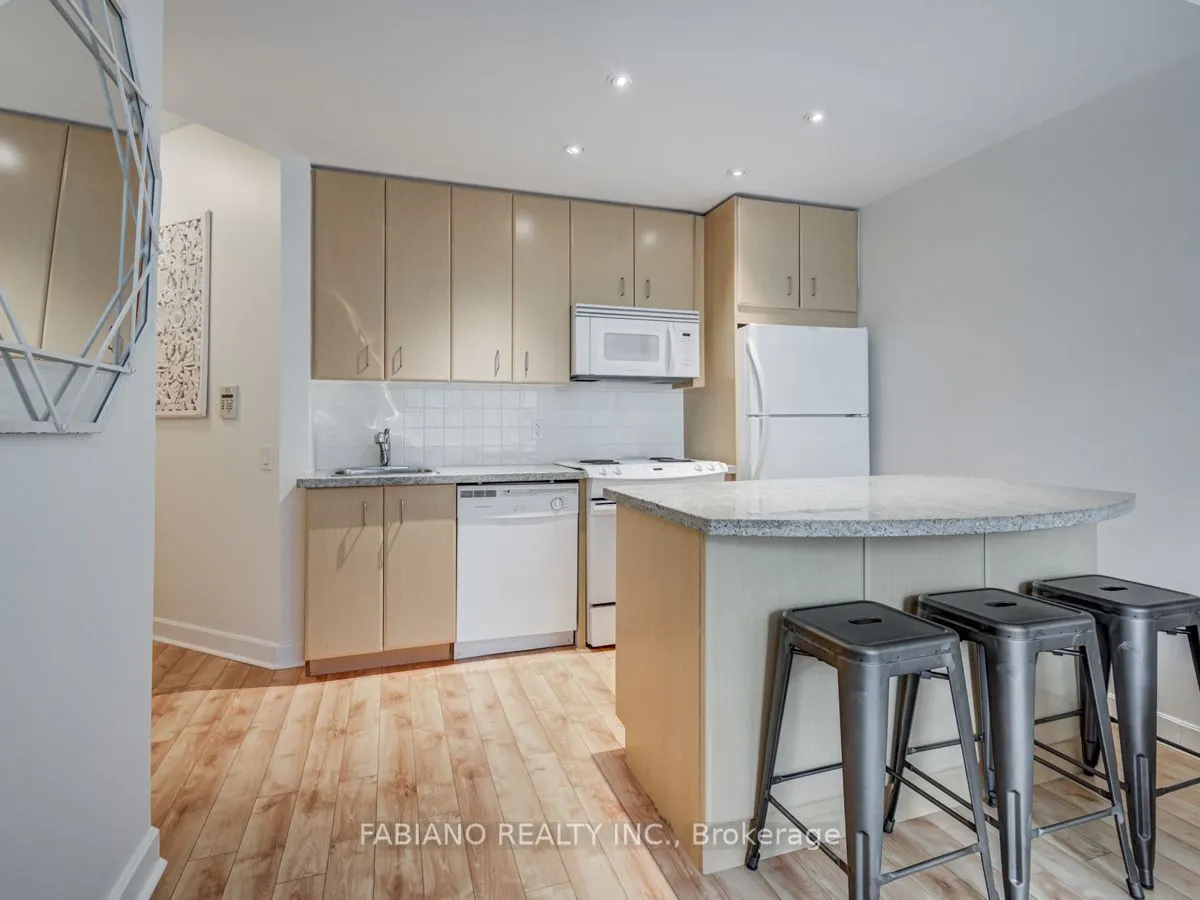 85 Bloor Street E #409