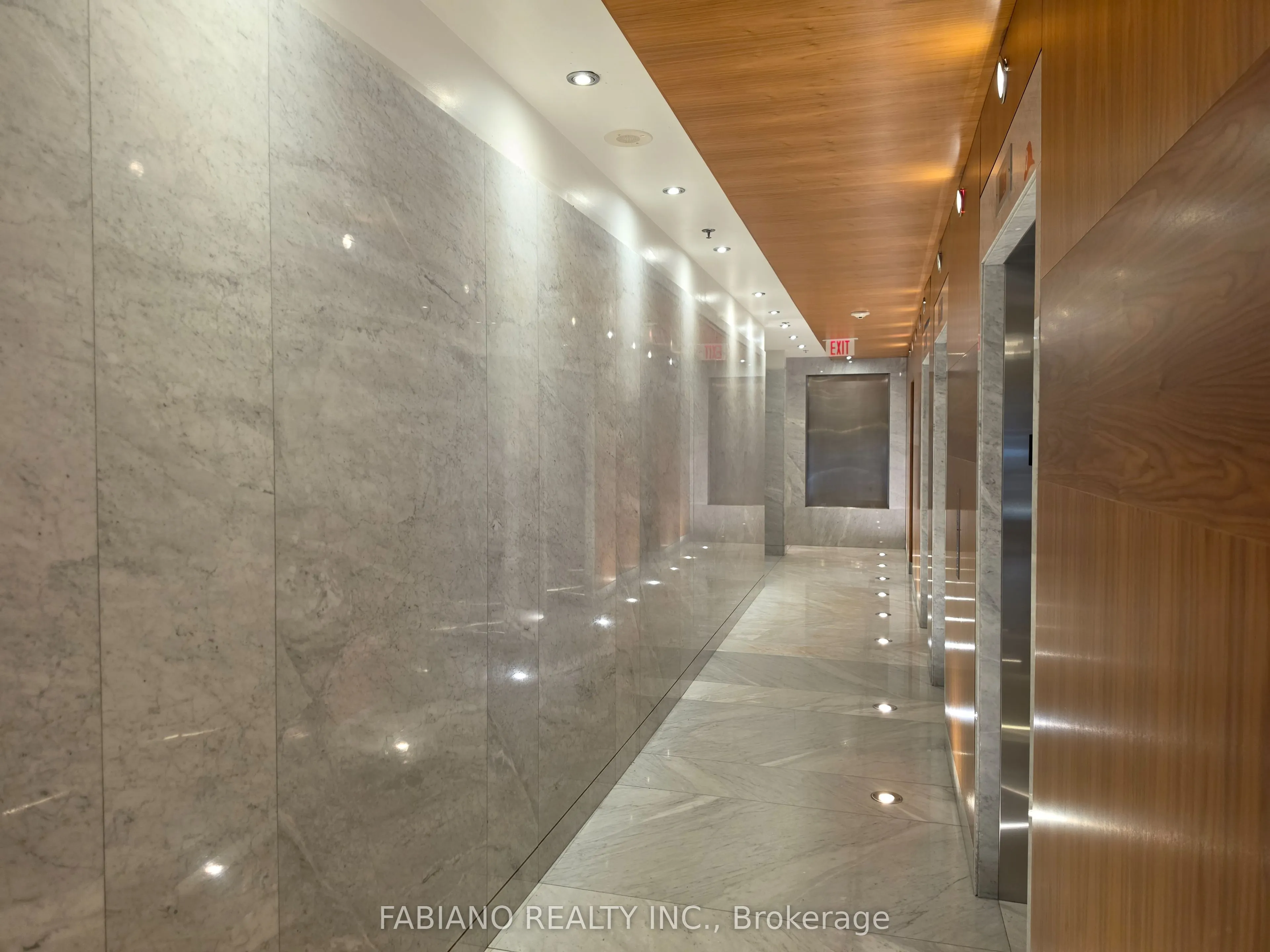 85 Bloor Street E #409