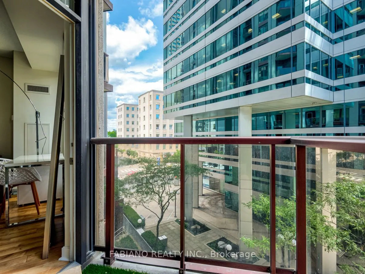 85 Bloor Street E #409