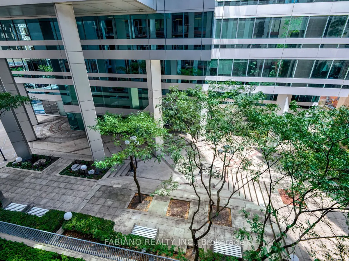 85 Bloor Street E #409
