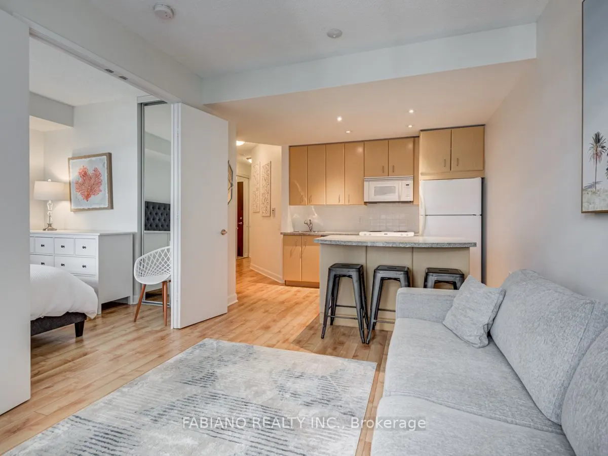 85 Bloor Street E #409