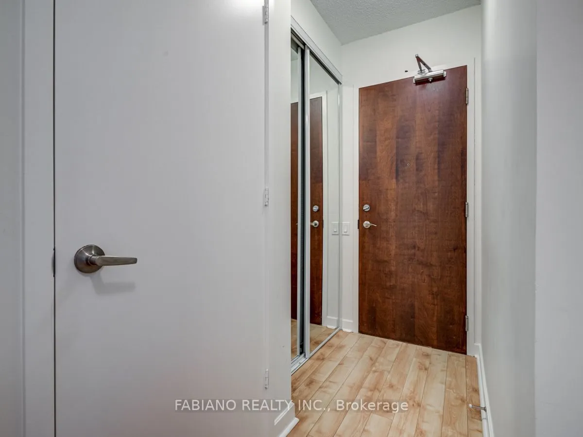 85 Bloor Street E #409