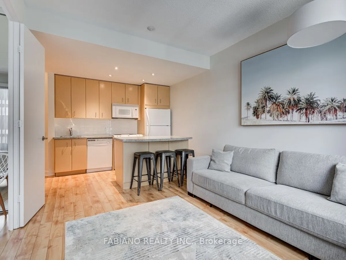 85 Bloor Street E #409