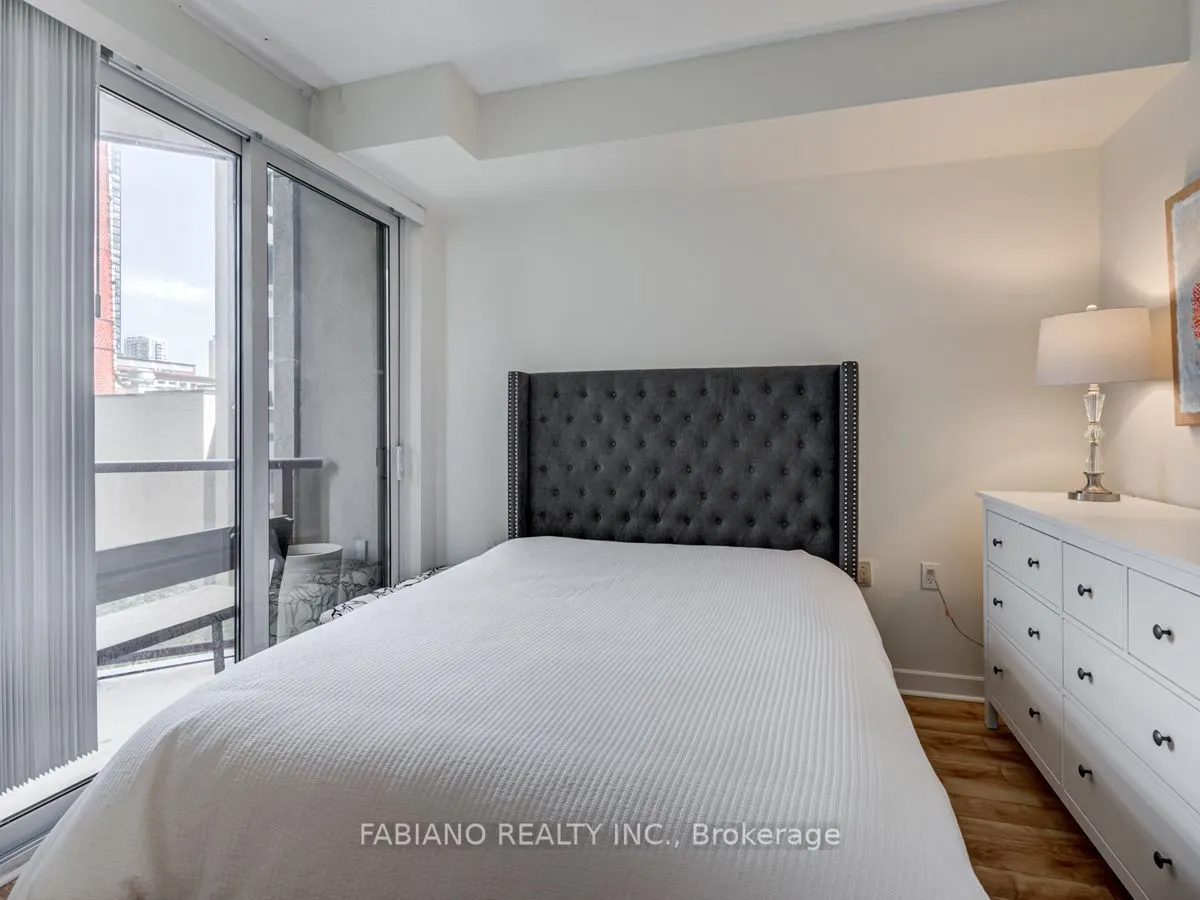 85 Bloor Street E #409