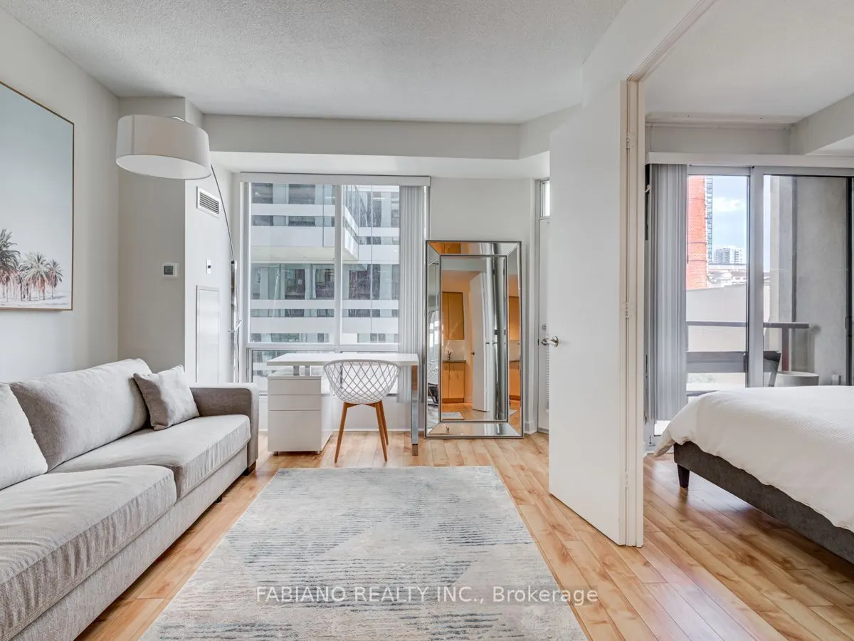 85 Bloor Street E #409
