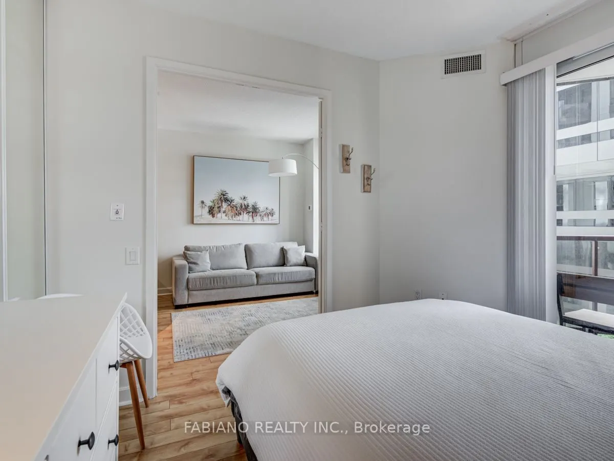 85 Bloor Street E #409