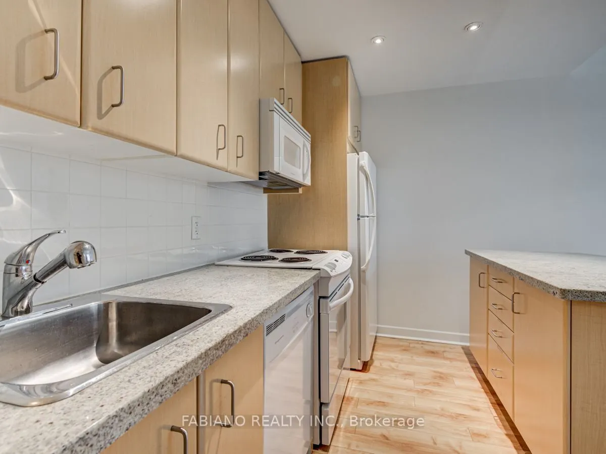 85 Bloor Street E #409